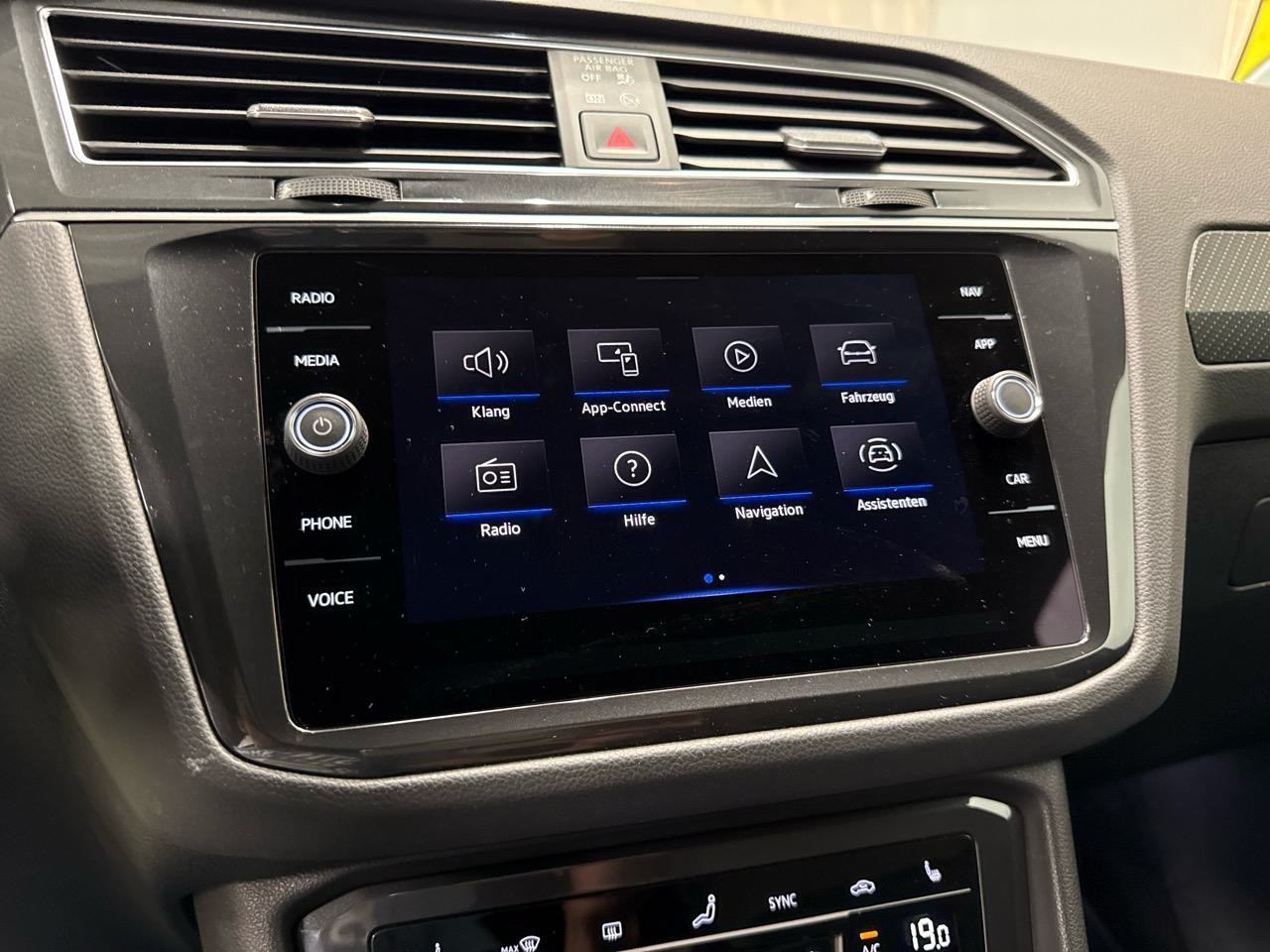 VW Tiguan 2.0TSI R 4Motion Black Style-image-5