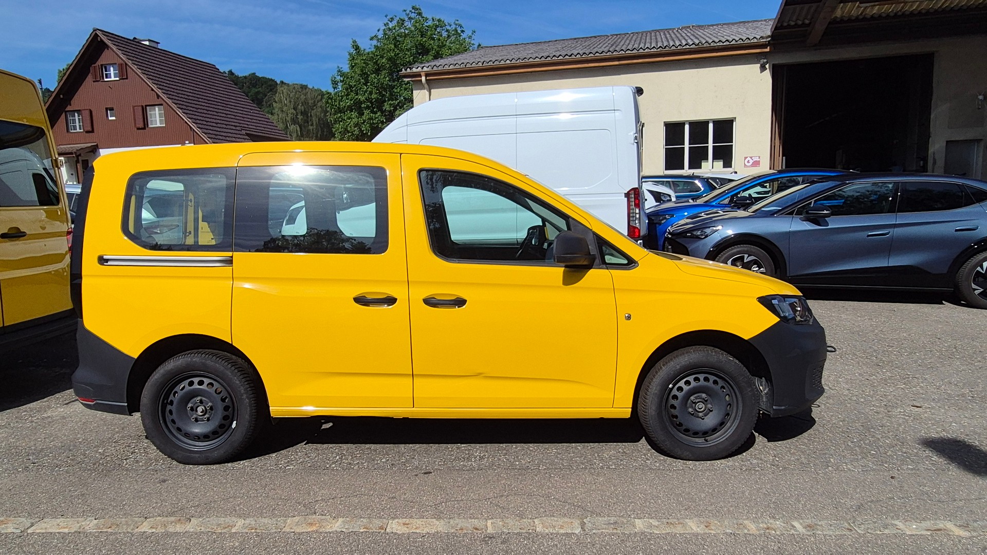 VW Caddy 2.0 TDI 4Motion Style-image-2