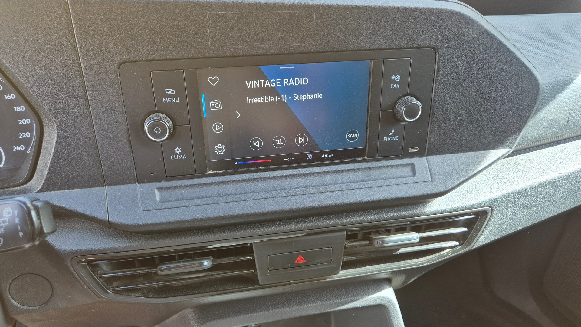 VW Caddy 2.0 TDI 4Motion Style-image-12