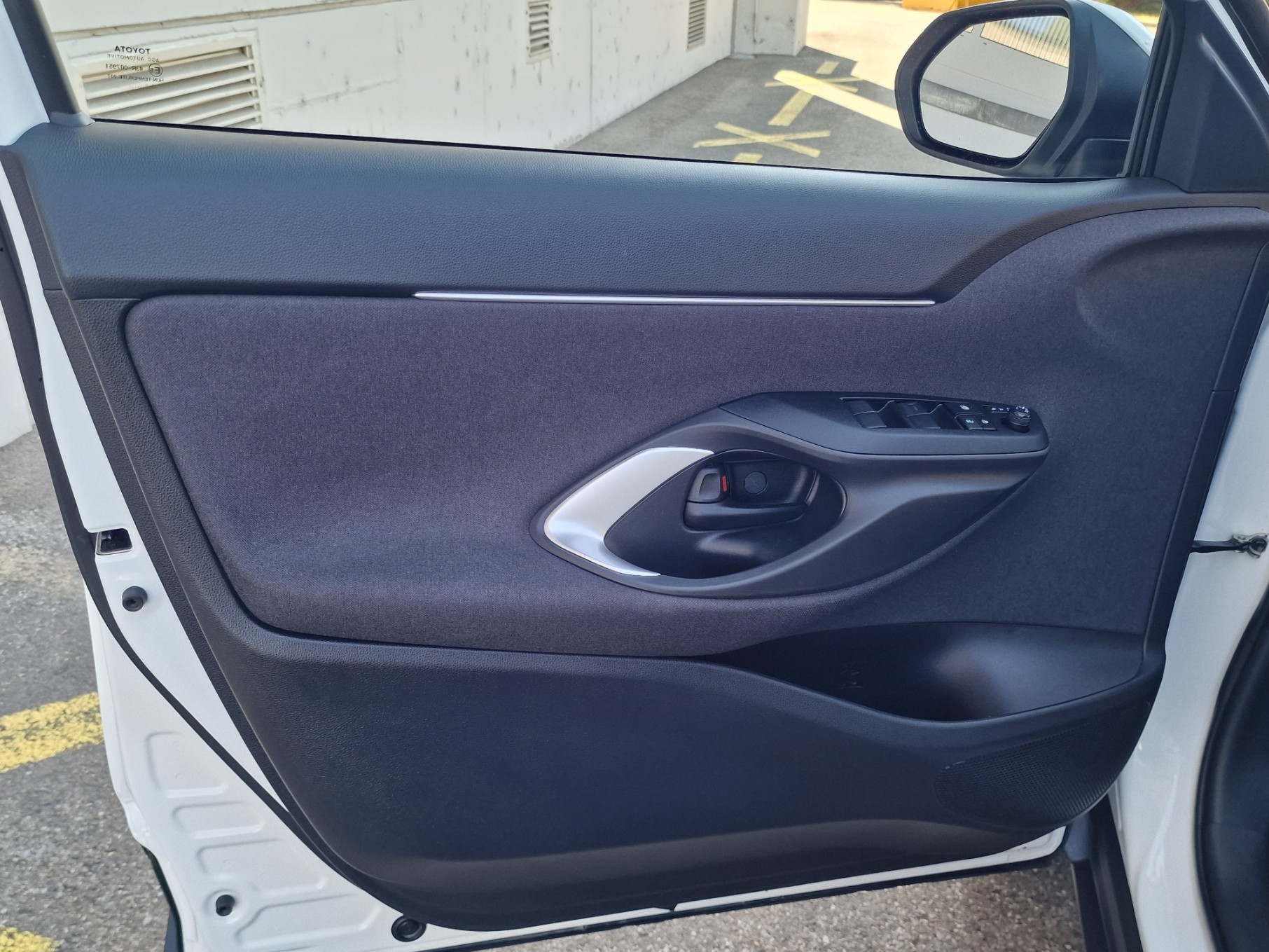 TOYOTA Yaris Cross 1.5 Comfort e-CVT-image-6