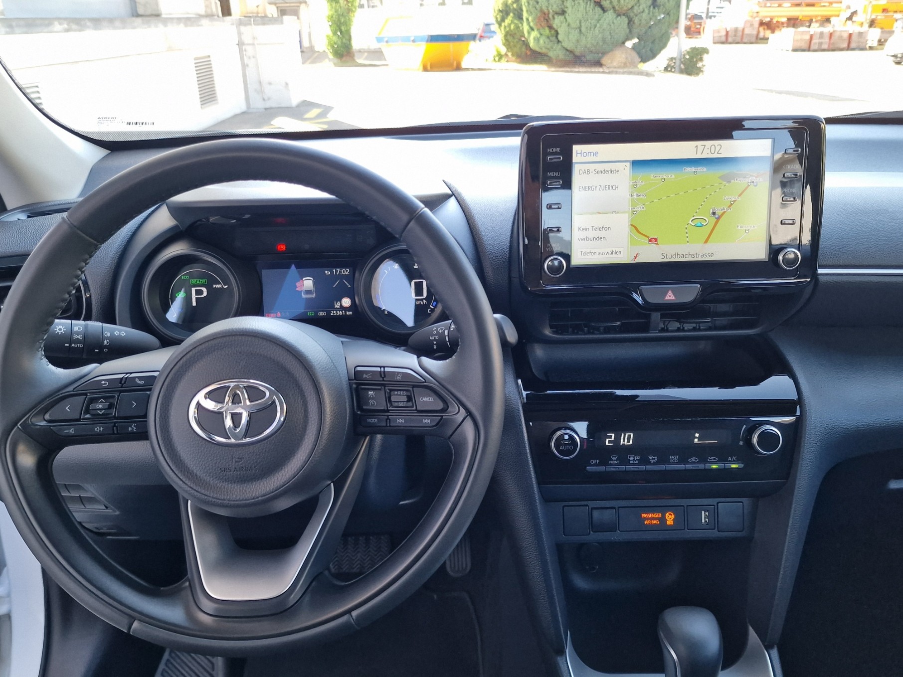 TOYOTA Yaris Cross 1.5 Comfort e-CVT-image-11