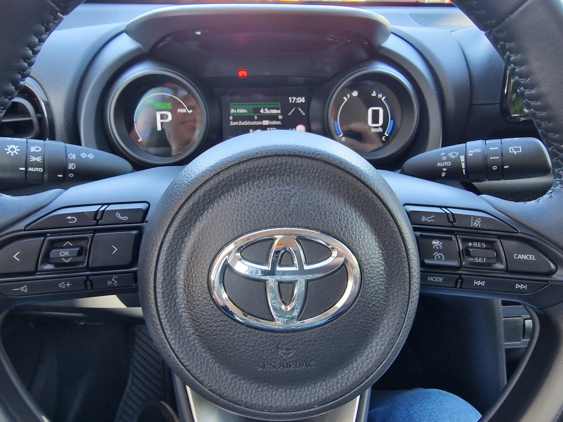 TOYOTA Yaris Cross 1.5 Comfort e-CVT-image-9