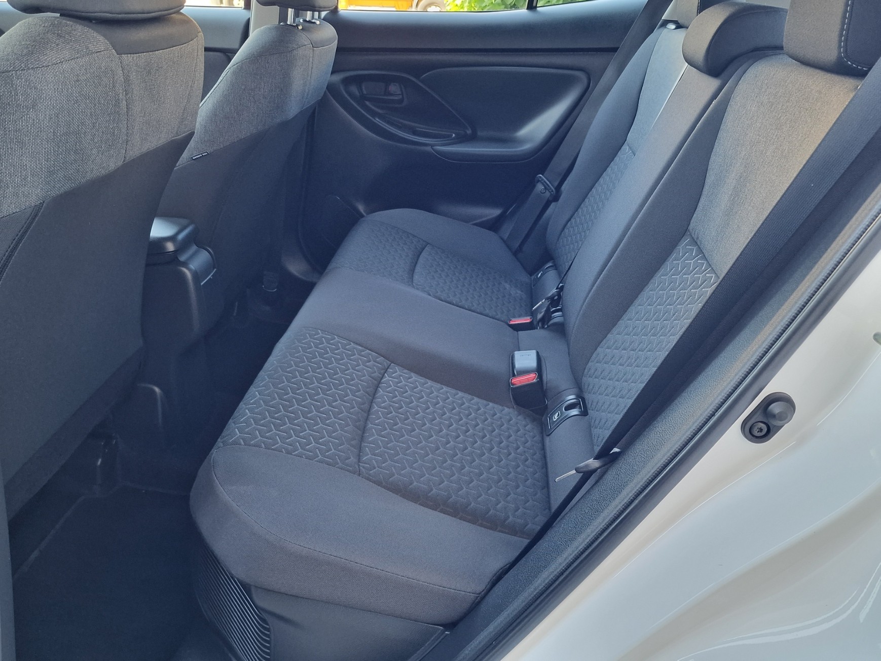 TOYOTA Yaris Cross 1.5 Comfort e-CVT-image-13