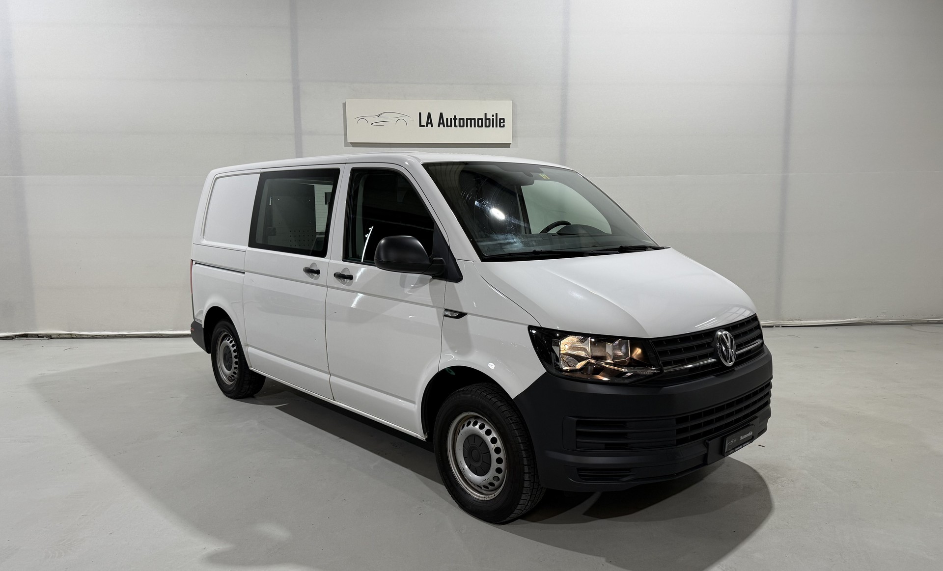 VW T6 2.0 TDI Entry inklusive Werkzeugeinrichtung (CH Fahrzeug)-image-4