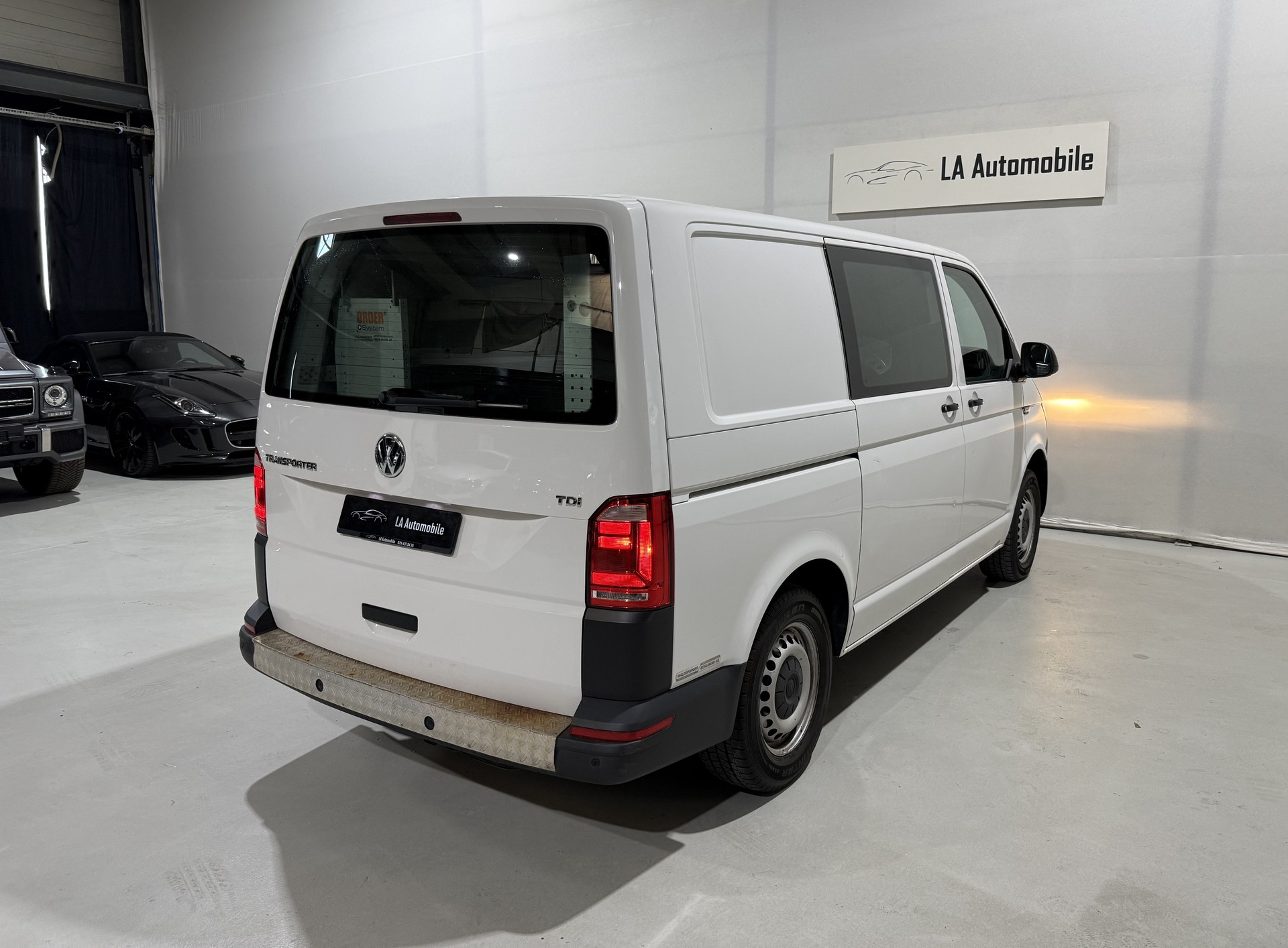 VW T6 2.0 TDI Entry inklusive Werkzeugeinrichtung (CH Fahrzeug)-image-8