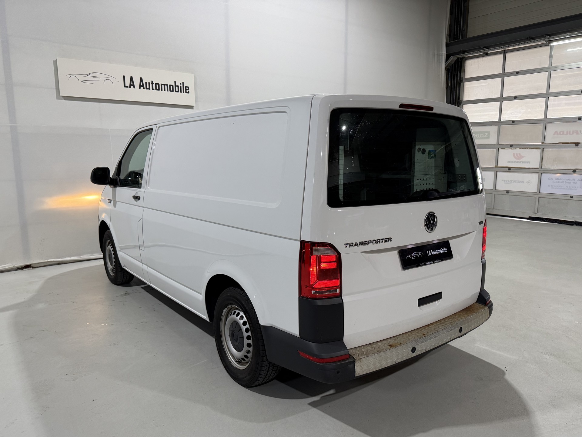 VW T6 2.0 TDI Entry inklusive Werkzeugeinrichtung (CH Fahrzeug)-image-9