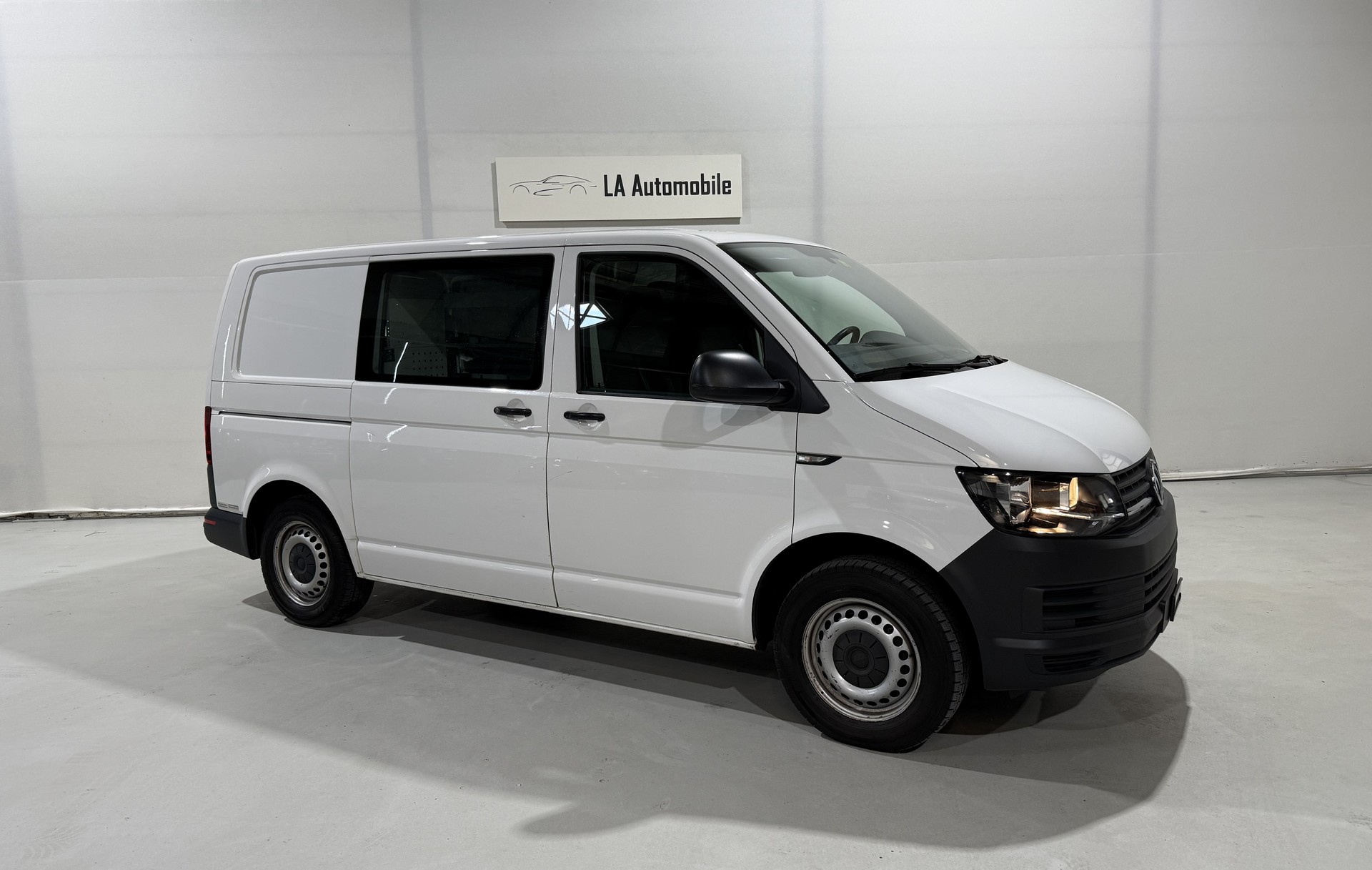 VW T6 2.0 TDI Entry inklusive Werkzeugeinrichtung (CH Fahrzeug)-image-5