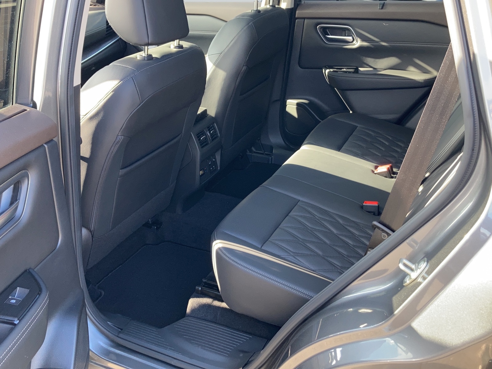 NISSAN X-Trail 1.5 VC-T Tekna+ e-4orce-image-7