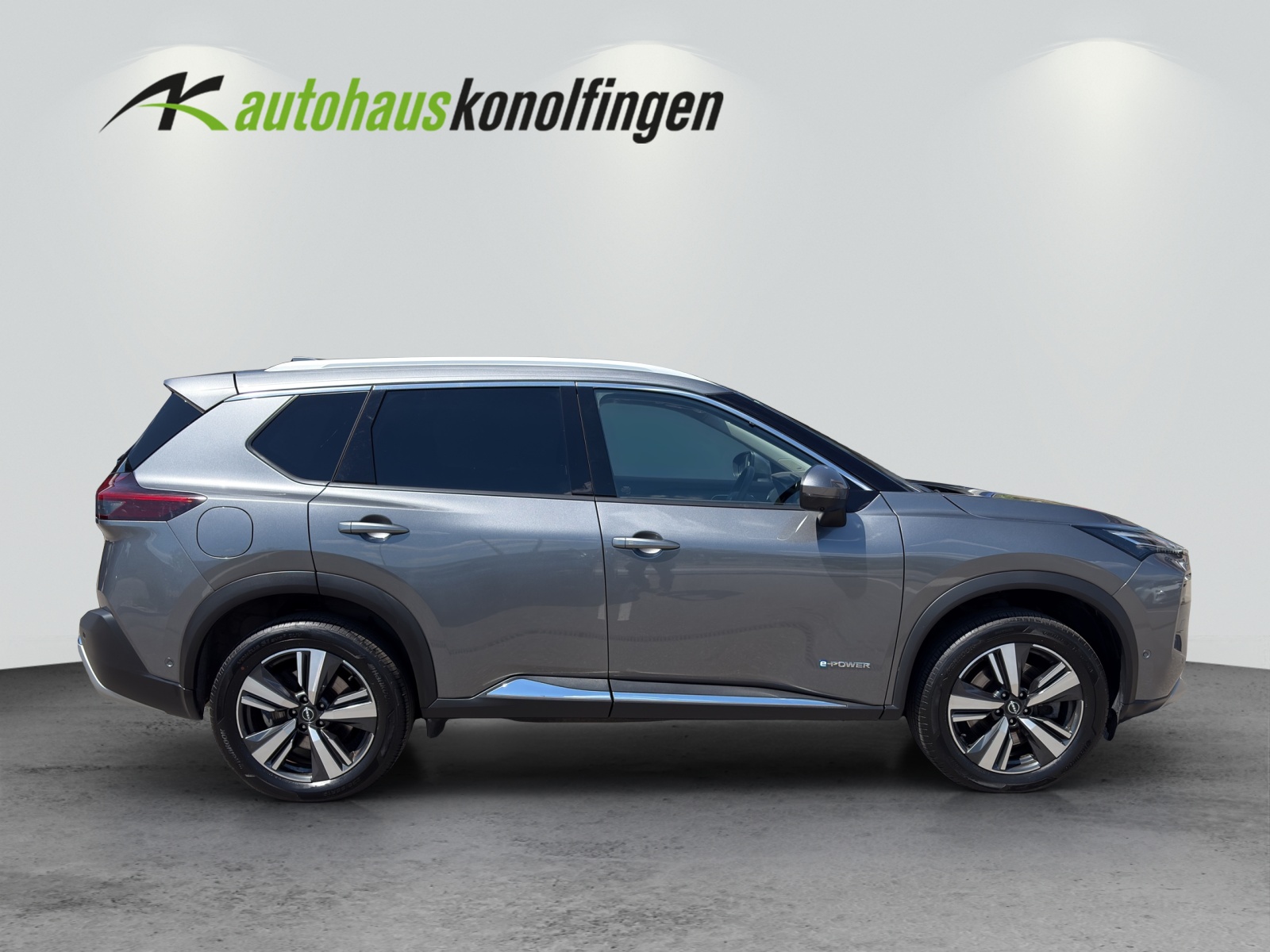 NISSAN X-Trail 1.5 VC-T Tekna+ e-4orce-image-4