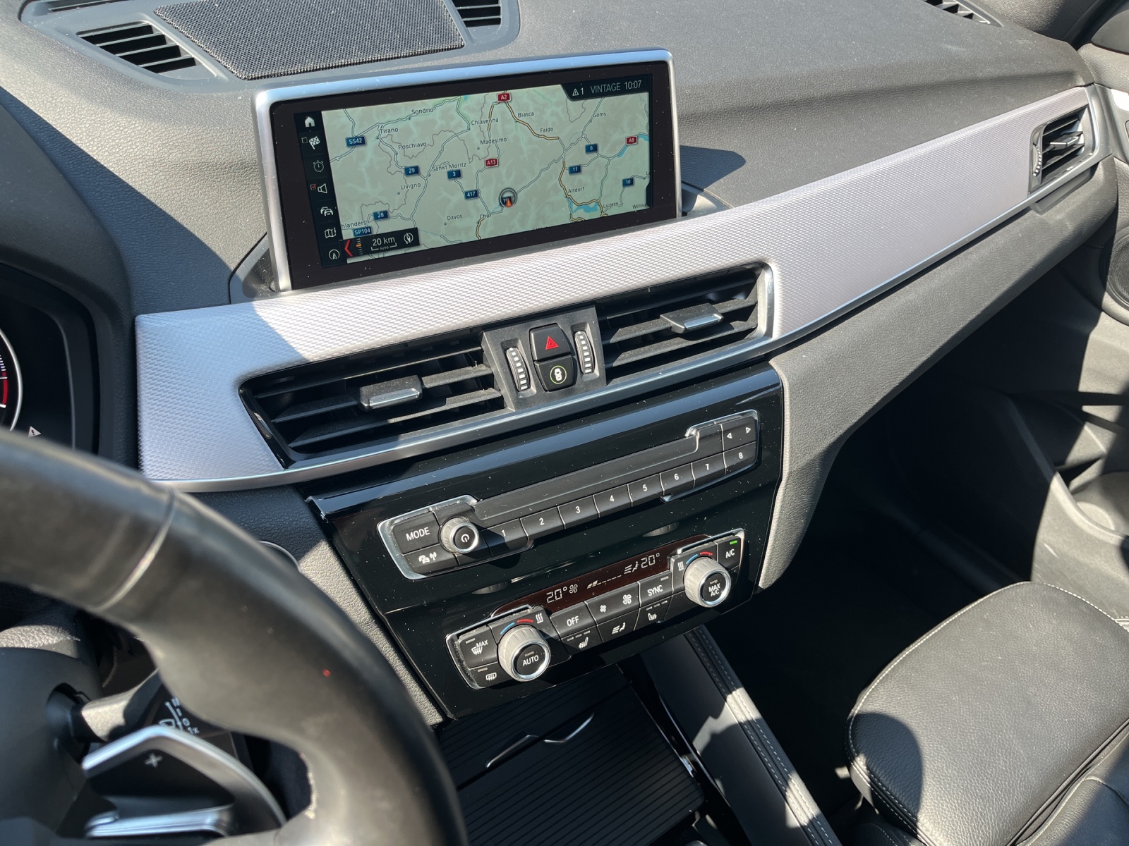 BMW X1 20d xDrive SAG-image-11