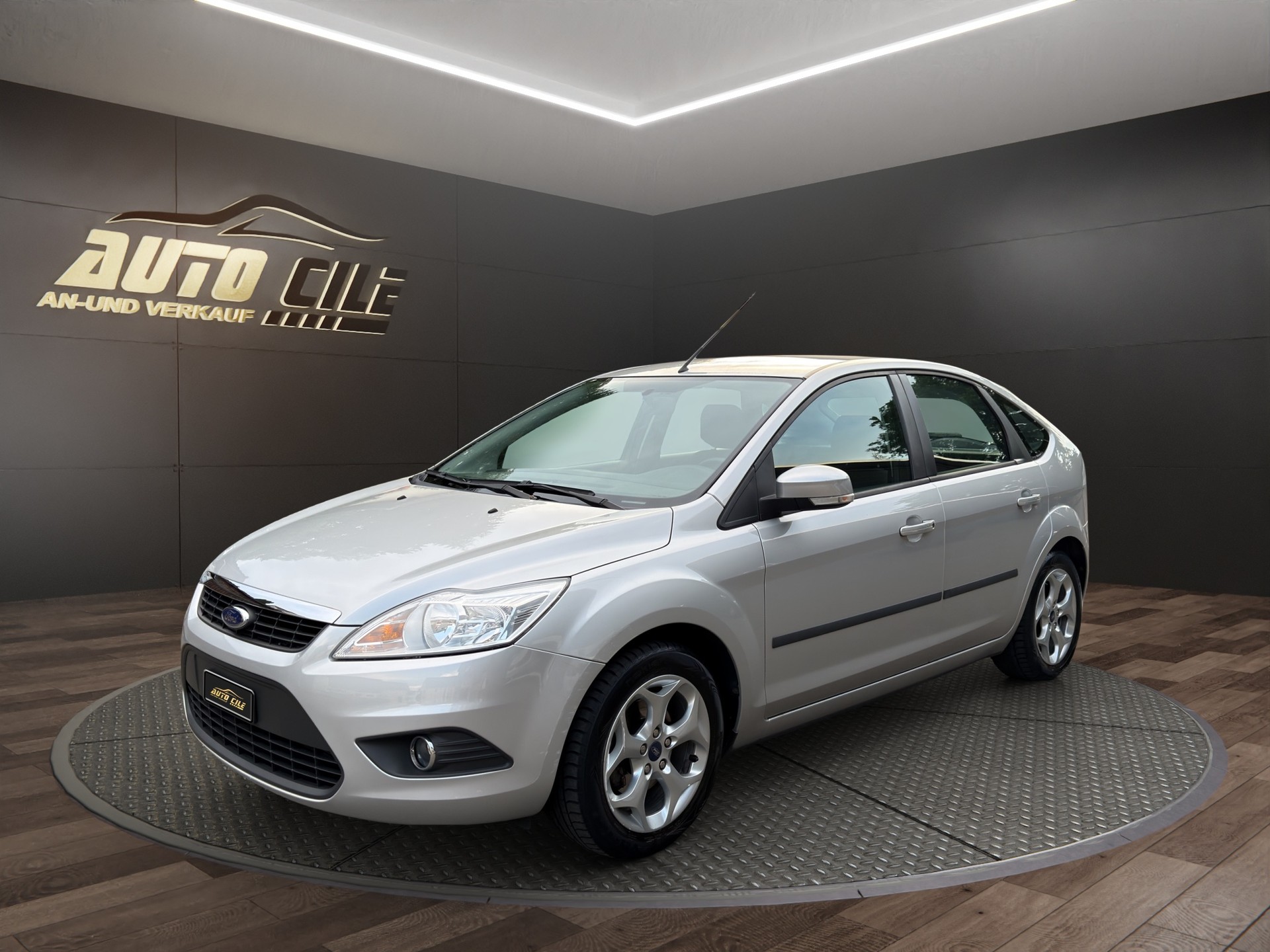 FORD Focus 1.6i VCT Carving-image-0