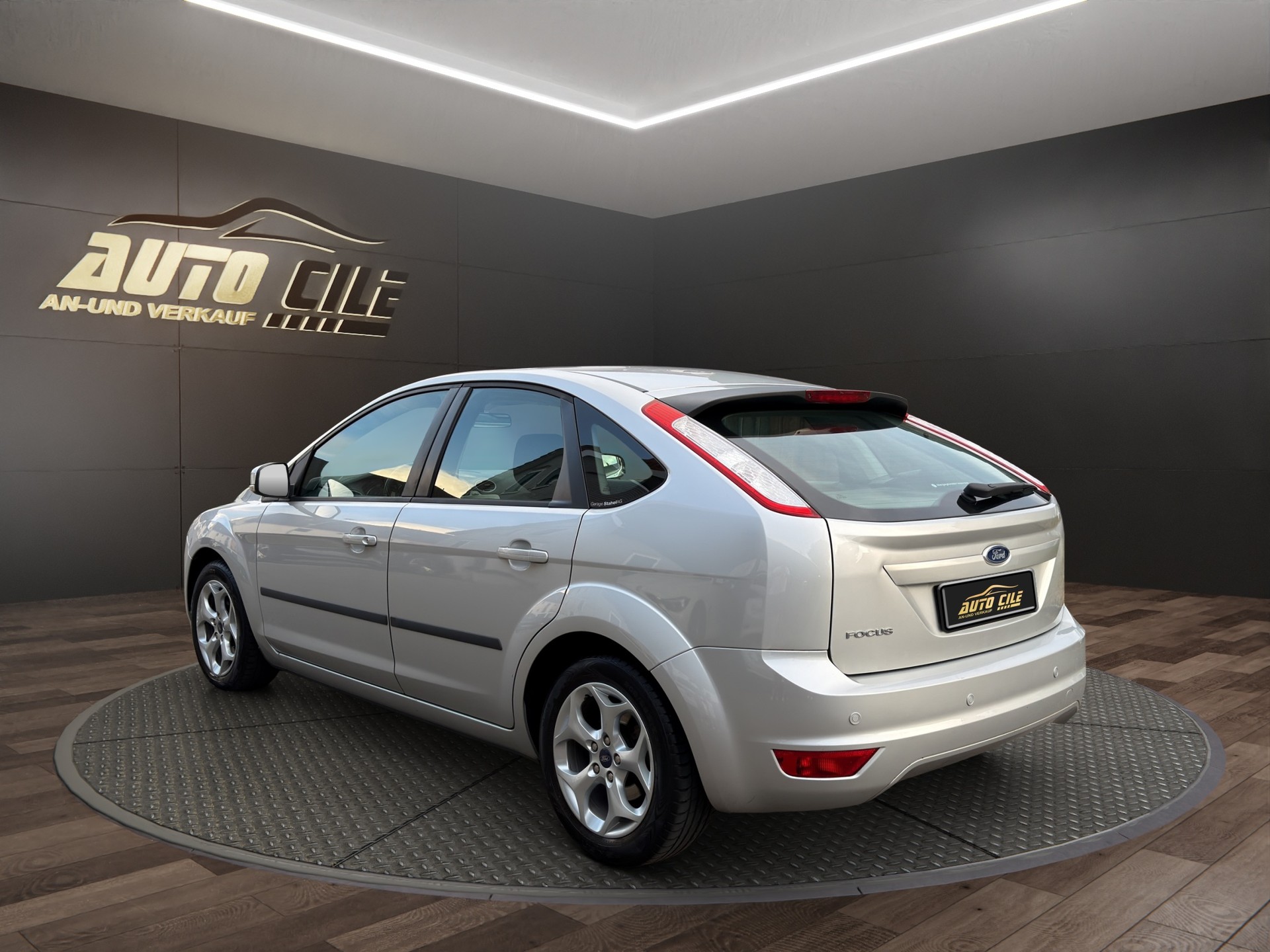 FORD Focus 1.6i VCT Carving-image-4