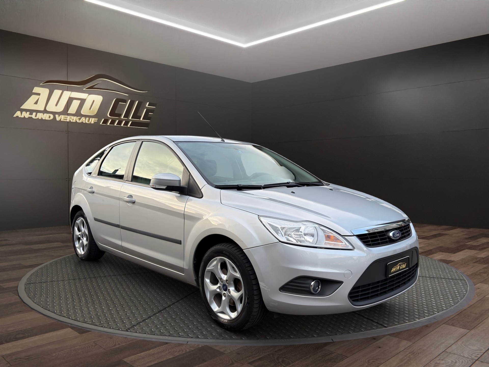 FORD Focus 1.6i VCT Carving-image-2