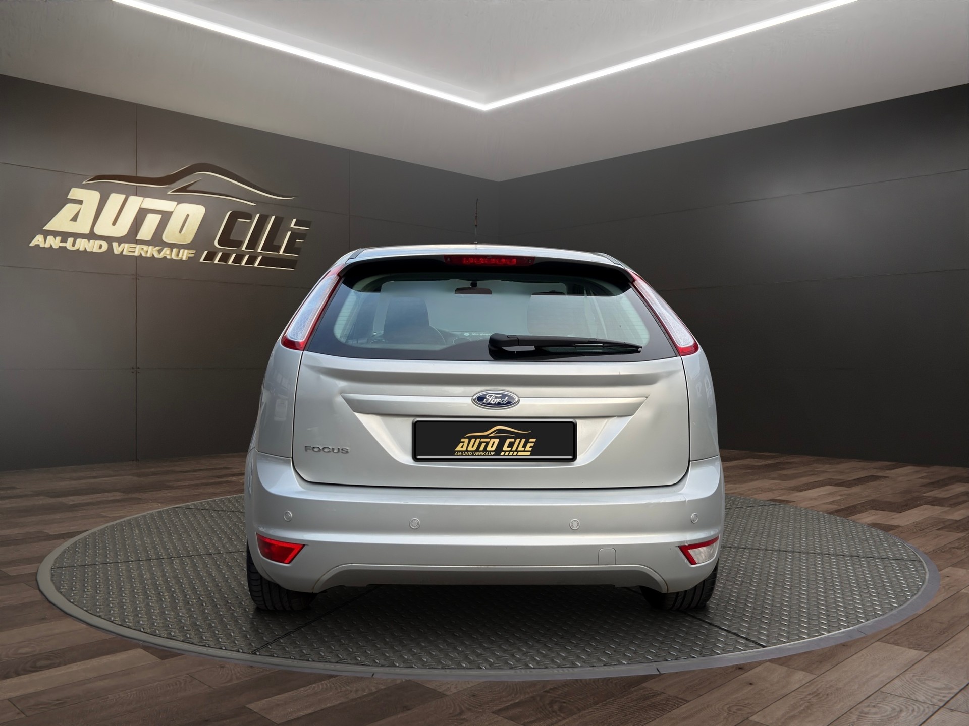 FORD Focus 1.6i VCT Carving-image-5