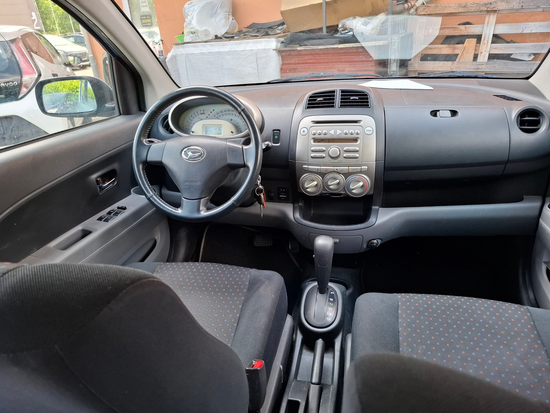 DAIHATSU Sirion 1.3 S eco-4WD Automatic-image-9