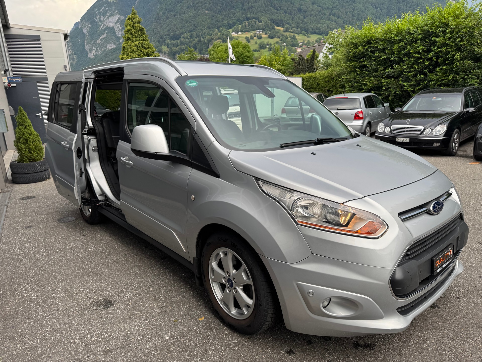FORD Tourneo Connect 1.6 SCTi Titanium Automatic-image-11