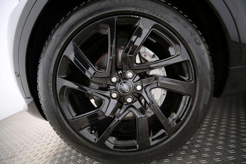 LAND ROVER Discovery 2.0 I4 R-Dynamic SE-image-11