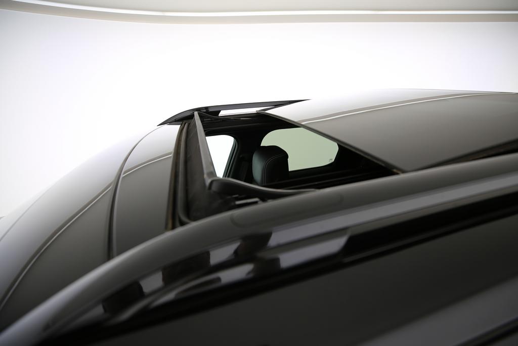 LAND ROVER Discovery 2.0 I4 R-Dynamic SE-image-10