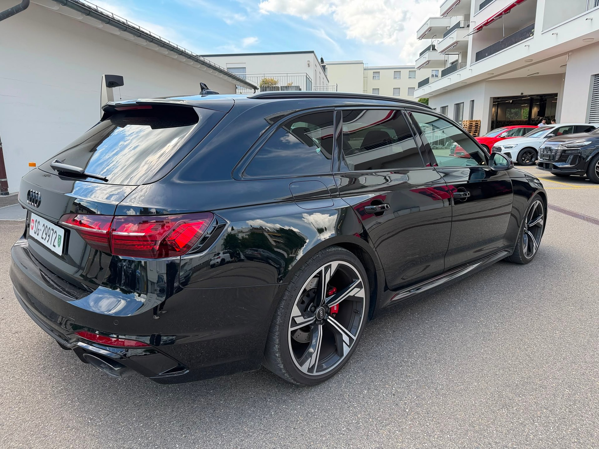 AUDI RS4 Avant quattro tiptronic-image-4