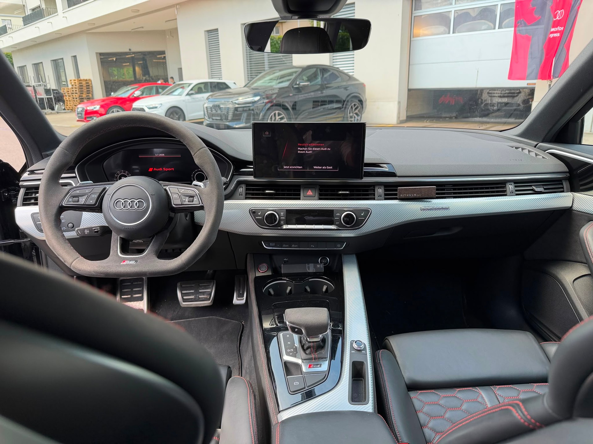 AUDI RS4 Avant quattro tiptronic-image-7