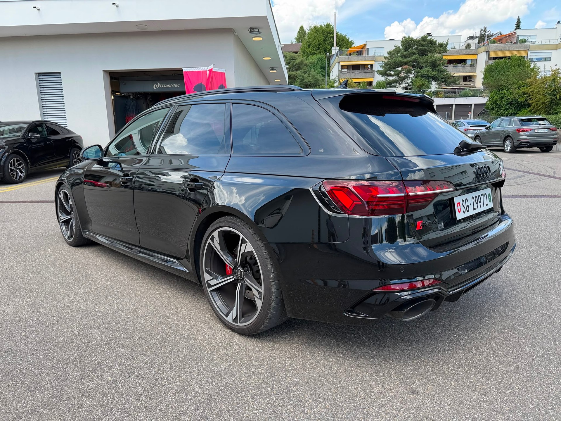 AUDI RS4 Avant quattro tiptronic-image-2