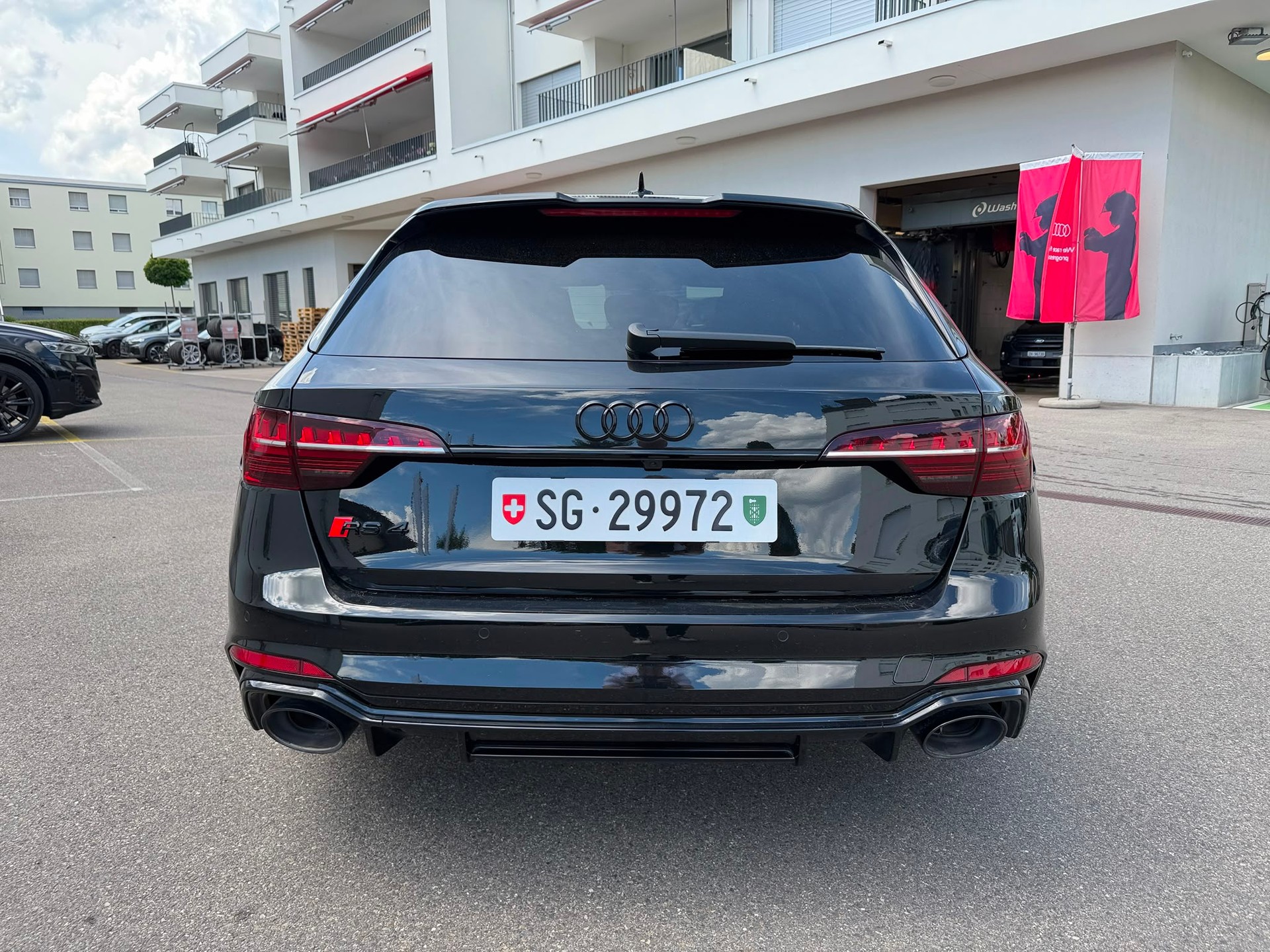 AUDI RS4 Avant quattro tiptronic-image-3