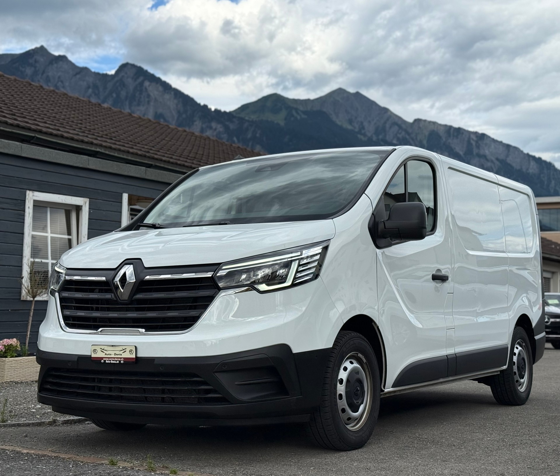 RENAULT Trafic Kaw. 3.0 t L1 H1 2.0 dCi Blue 150 Advance-image-1