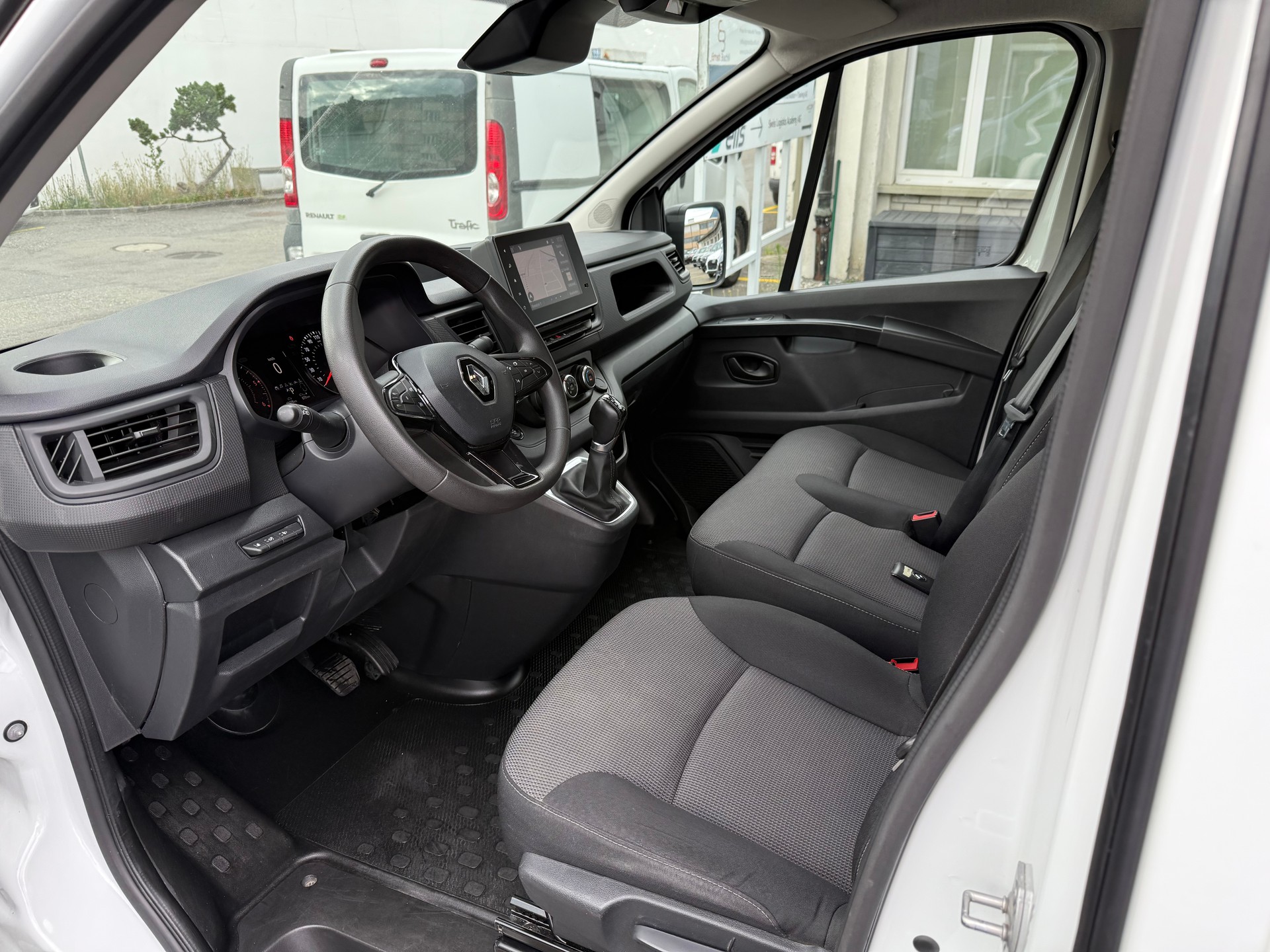 RENAULT Trafic Kaw. 3.0 t L1 H1 2.0 dCi Blue 150 Advance-image-11