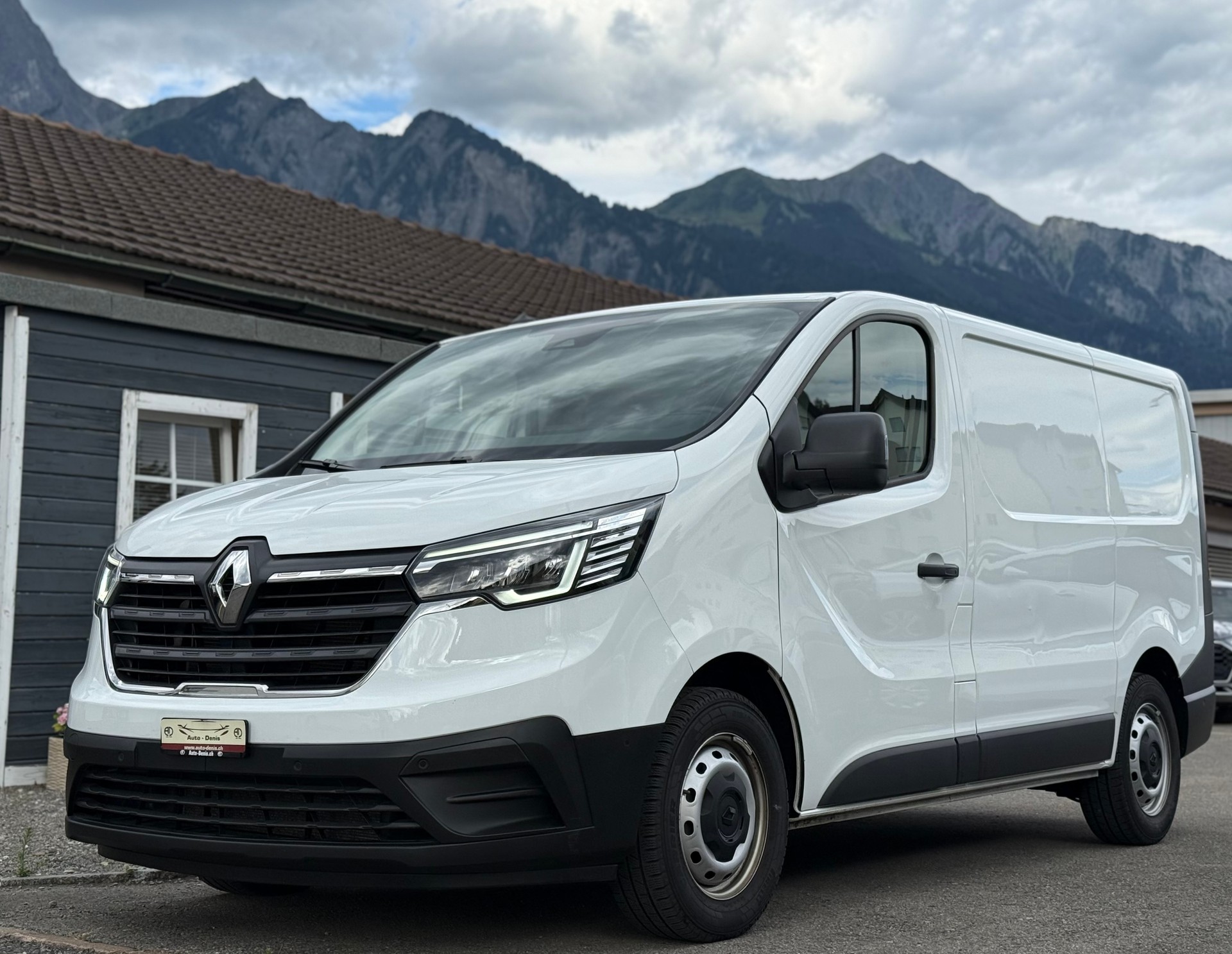RENAULT Trafic Kaw. 3.0 t L1 H1 2.0 dCi Blue 150 Advance-image-0