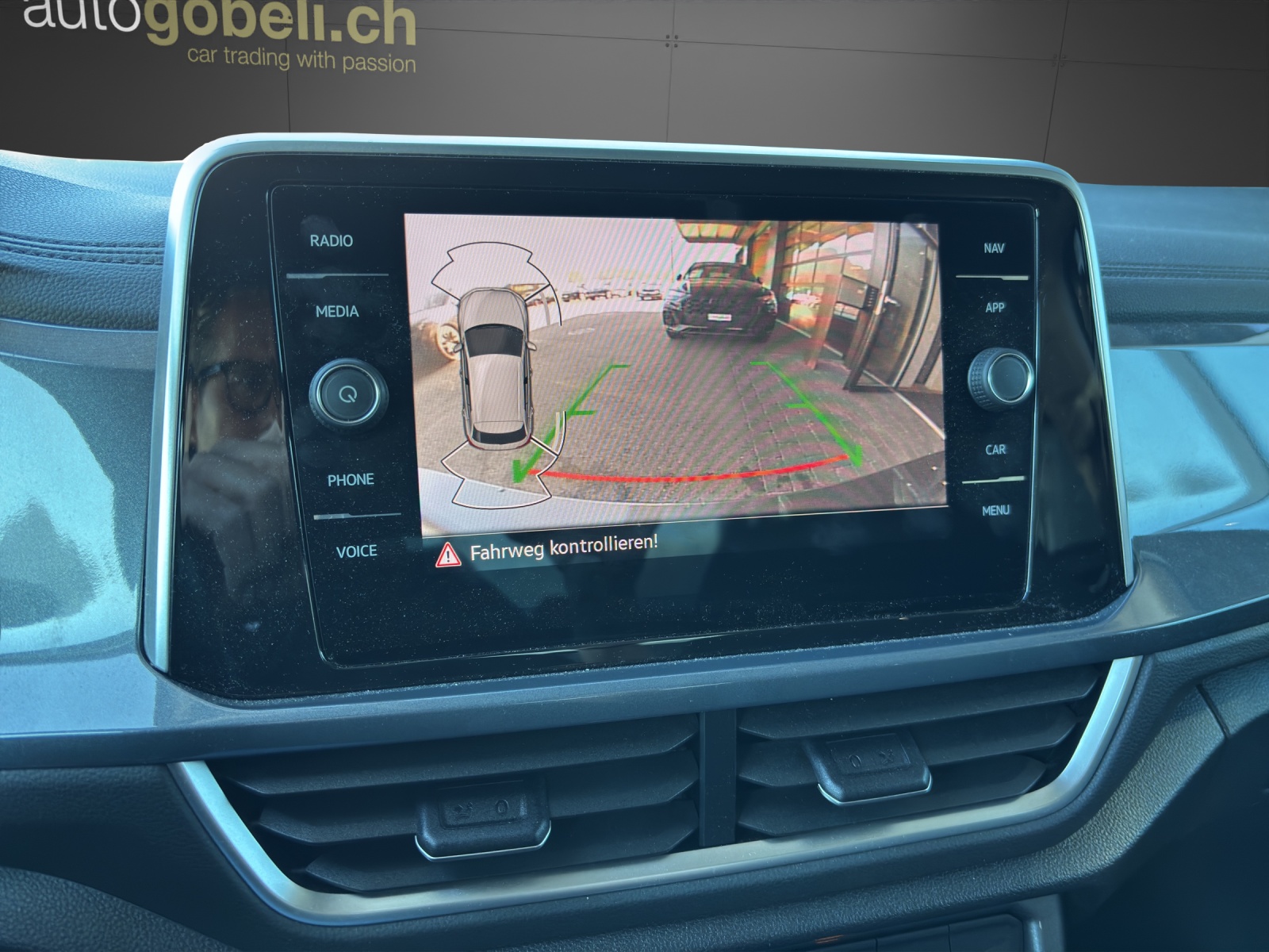 VW T-Roc 2.0 TSI Style DSG 4Motion-image-5