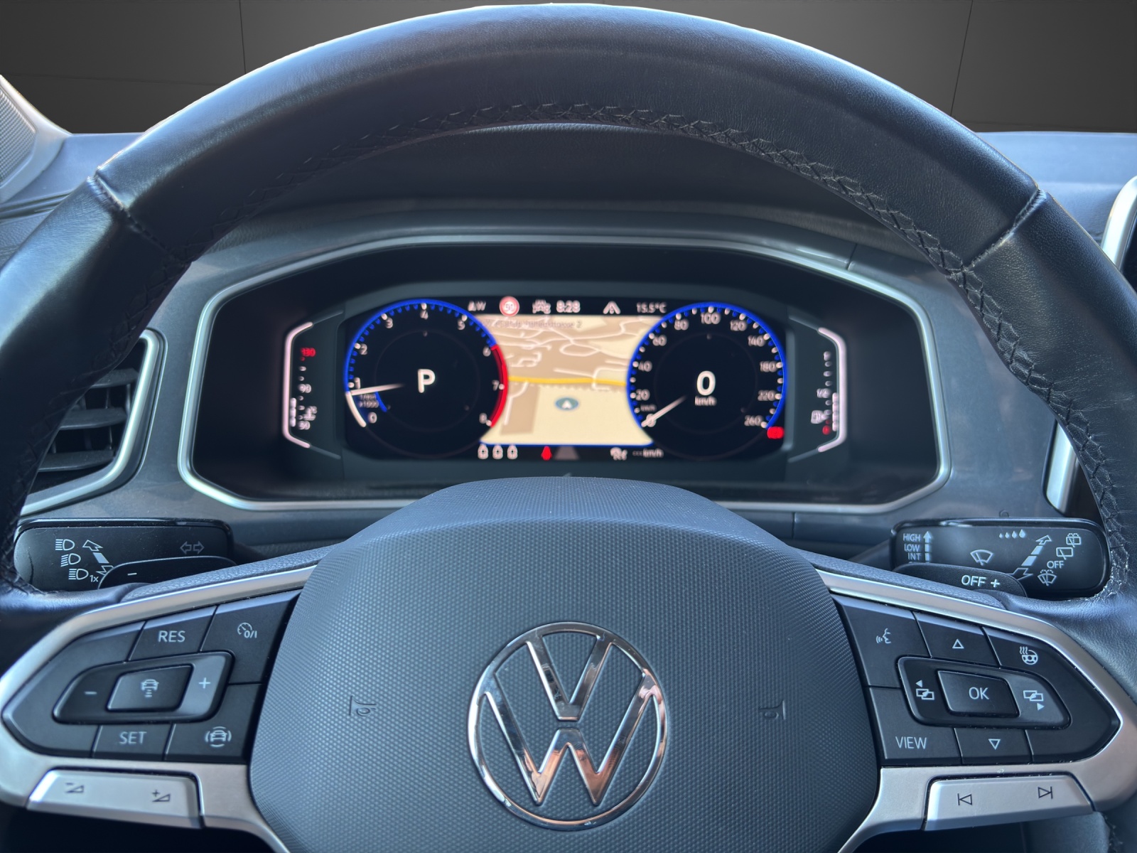 VW T-Roc 2.0 TSI Style DSG 4Motion-image-4