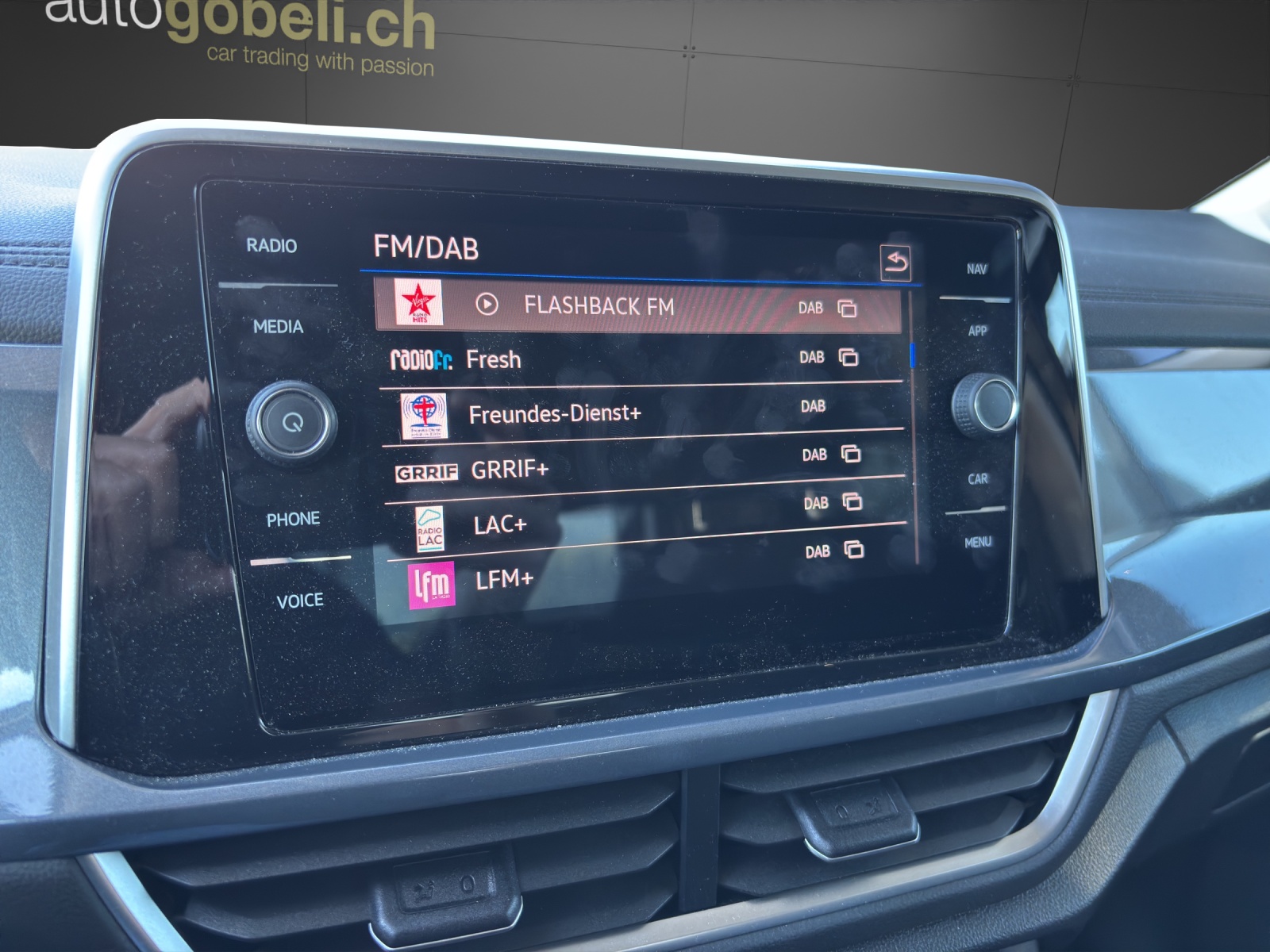 VW T-Roc 2.0 TSI Style DSG 4Motion-image-6