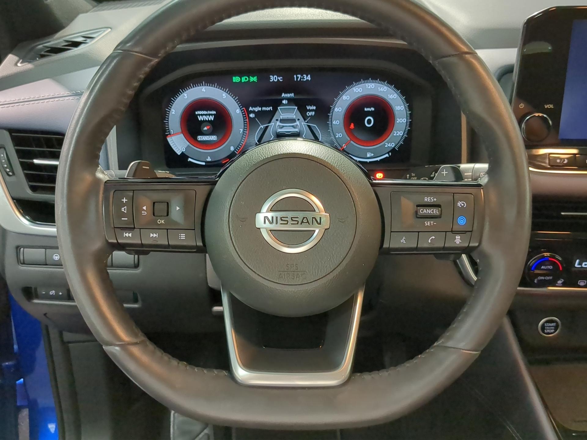 NISSAN Qashqai 1.3 DIG-T MHEV Tekna+ Xtronic 4x4-image-9