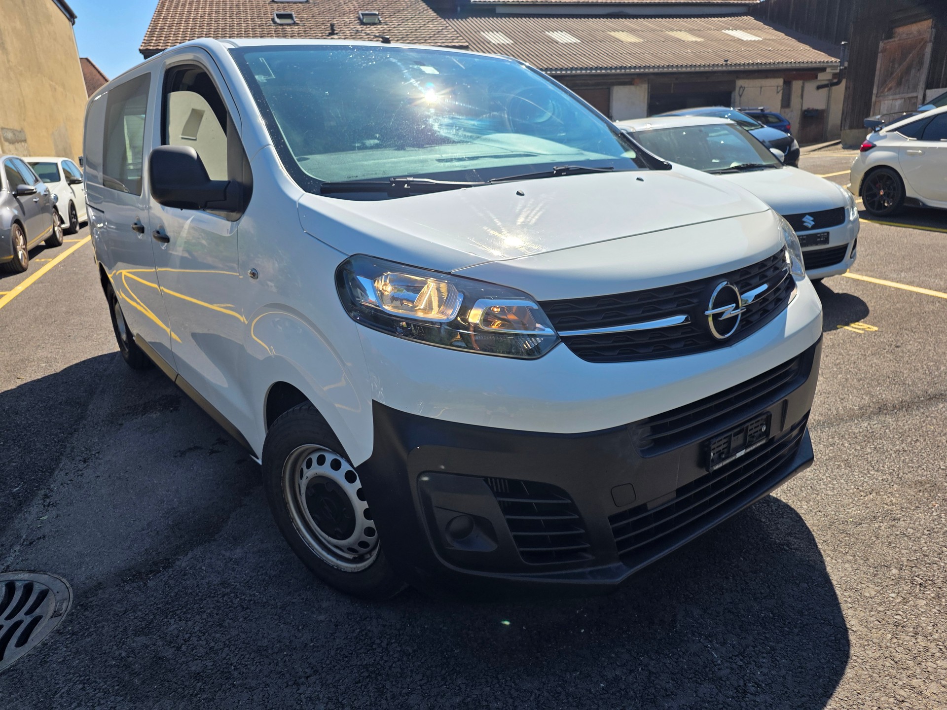 OPEL Vivaro Cargo 1.5 CDTI Essentia s/s DK variable M-image-0