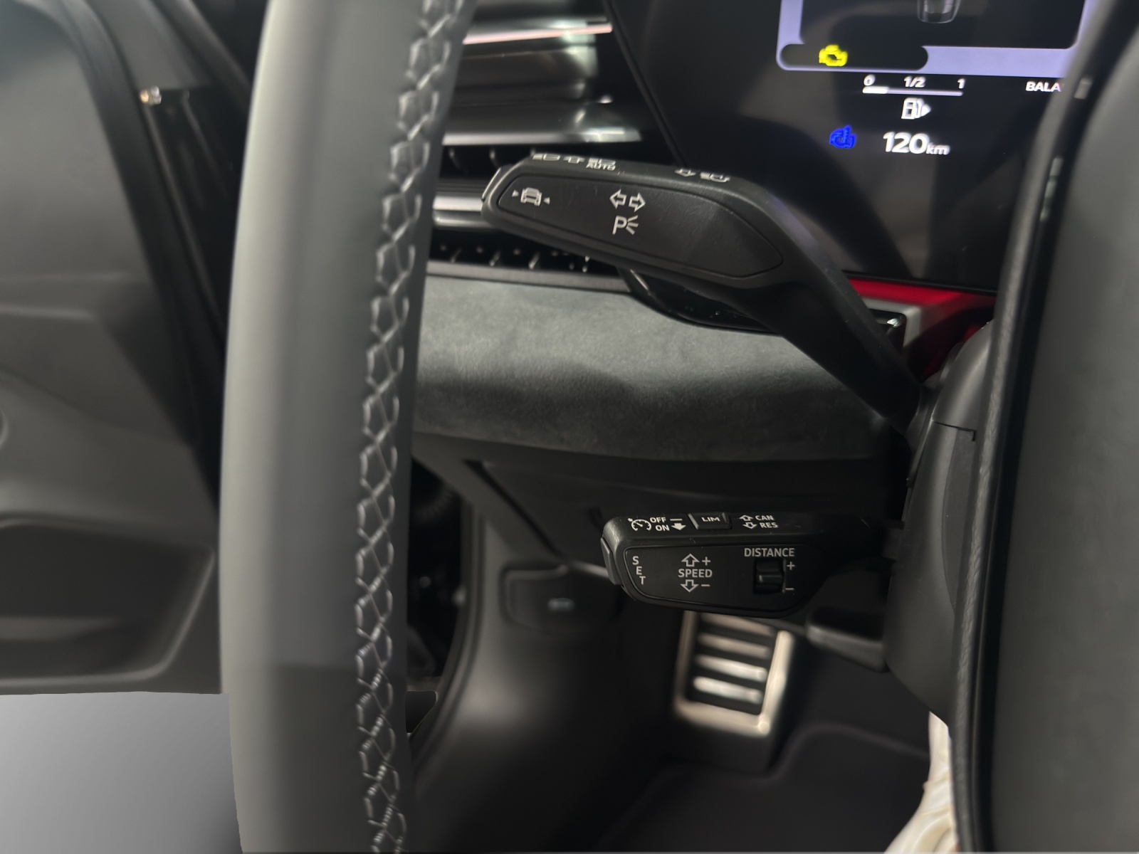 AUDI A6 Avant TFSI quattro 270 kW S tronic-image-14