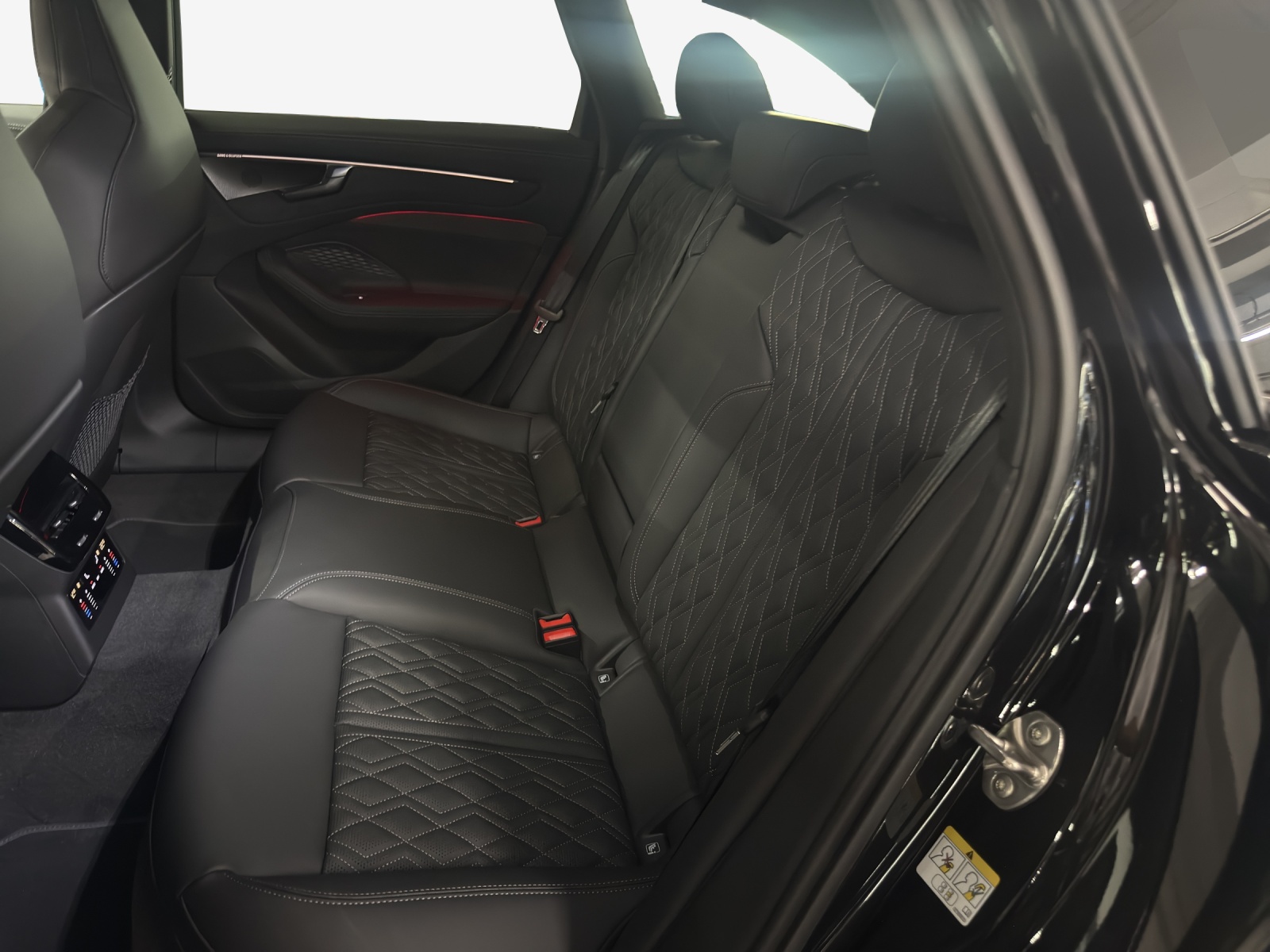 AUDI A6 Avant TFSI quattro 270 kW S tronic-image-10