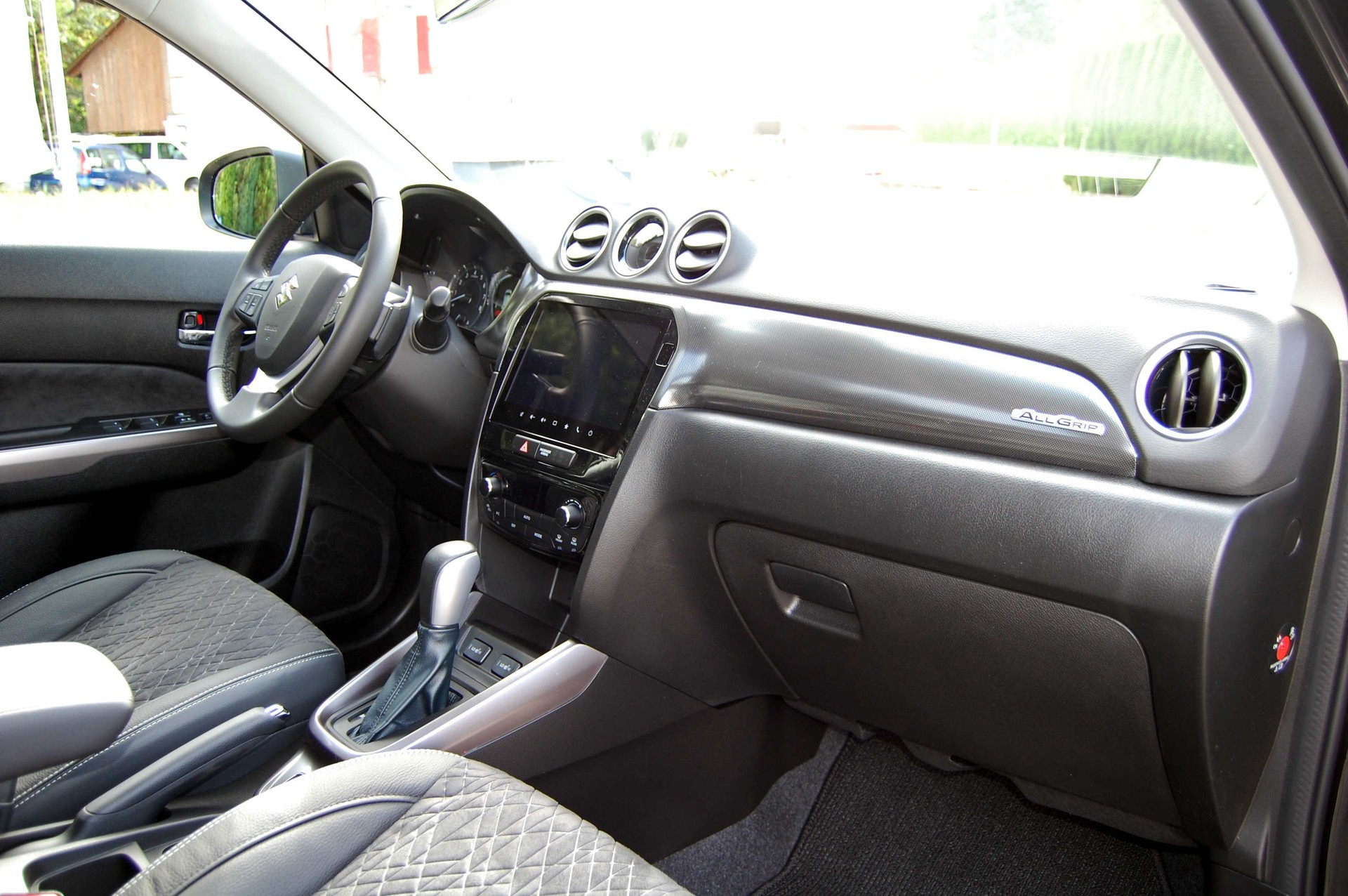 SUZUKI Vitara 1.4 Boosterjet Compact Top 4x4 Hybrid Automatic-image-12