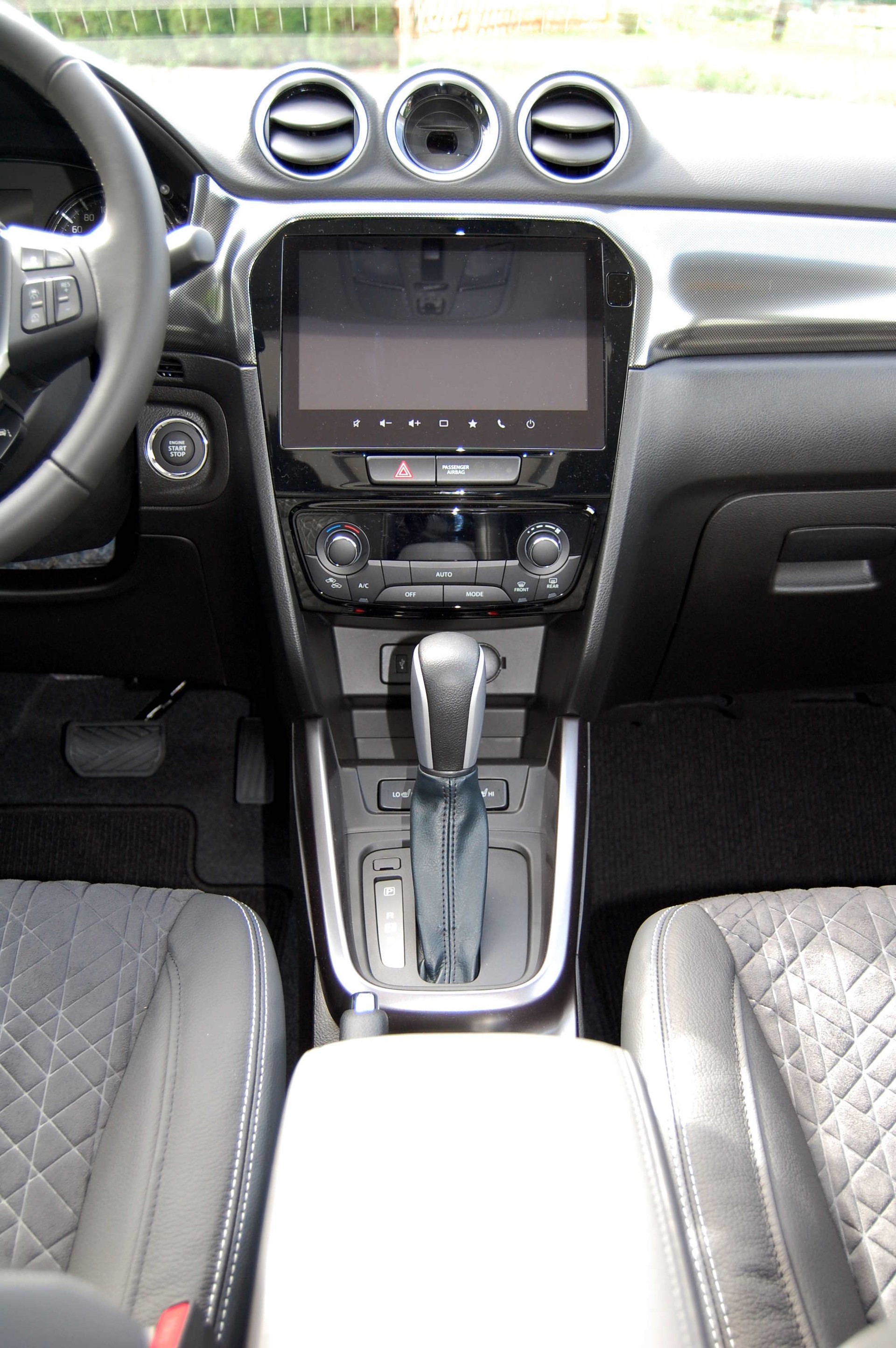 SUZUKI Vitara 1.4 Boosterjet Compact Top 4x4 Hybrid Automatic-image-9