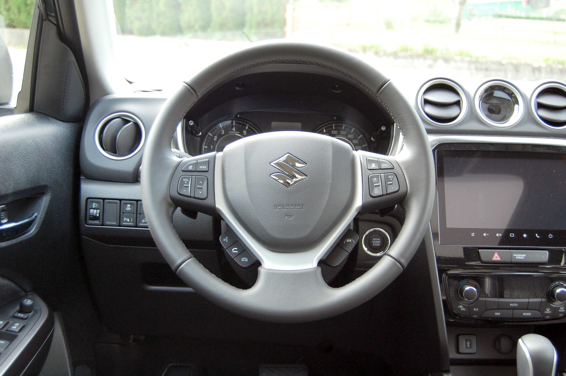 SUZUKI Vitara 1.4 Boosterjet Compact Top 4x4 Hybrid Automatic-image-11