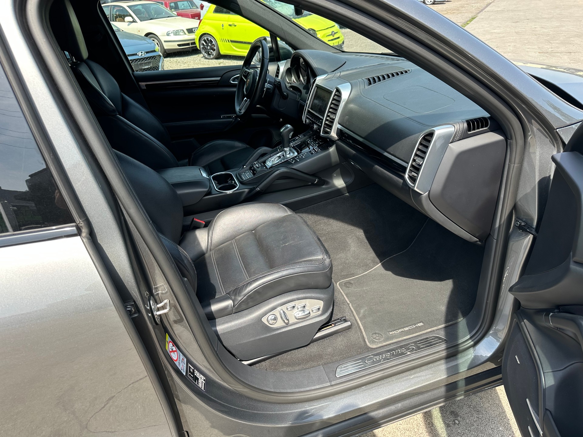 PORSCHE Cayenne S Diesel-image-12