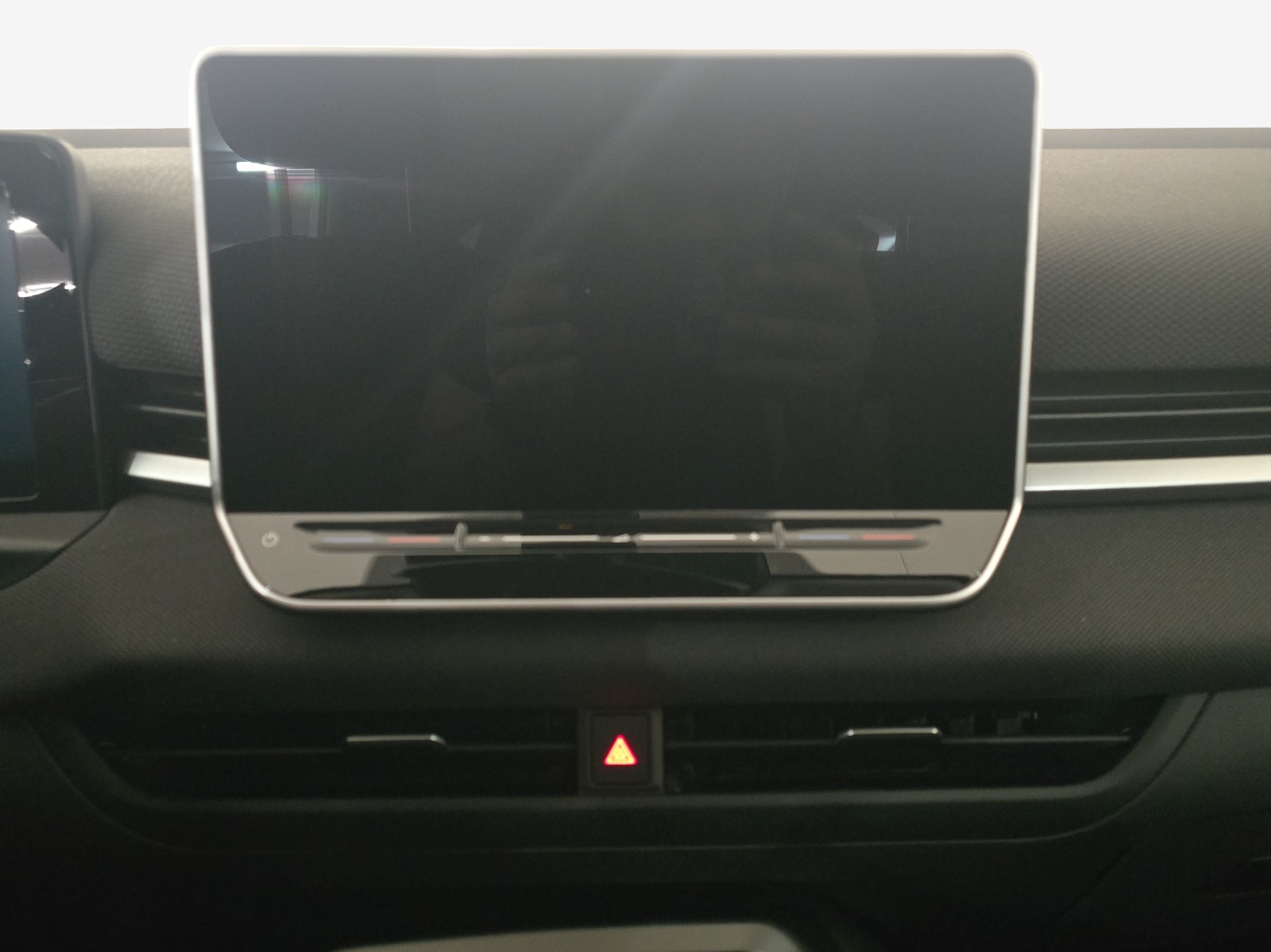 VW T-Roc 1.5 eTSI mHEV Trend DSG-image-10