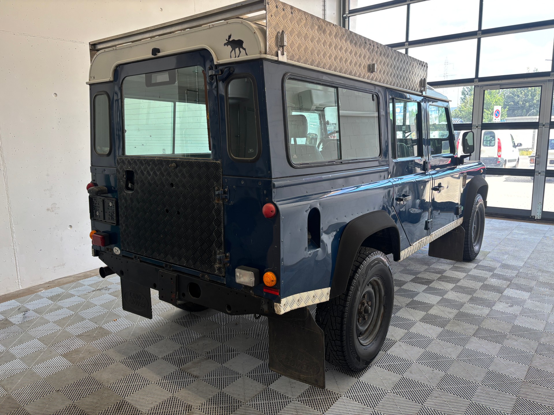 LAND ROVER Defender 110 SW 2.5 Td5-image-5