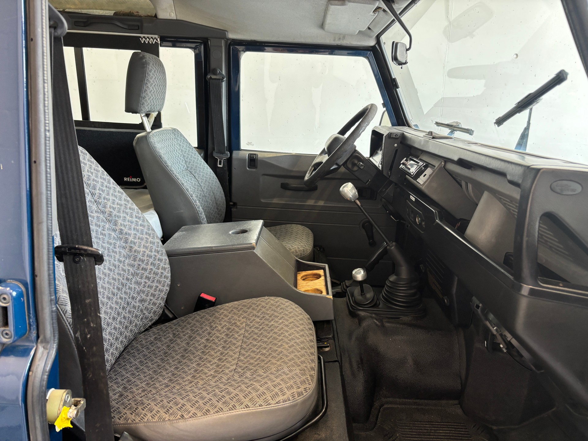 LAND ROVER Defender 110 SW 2.5 Td5-image-8