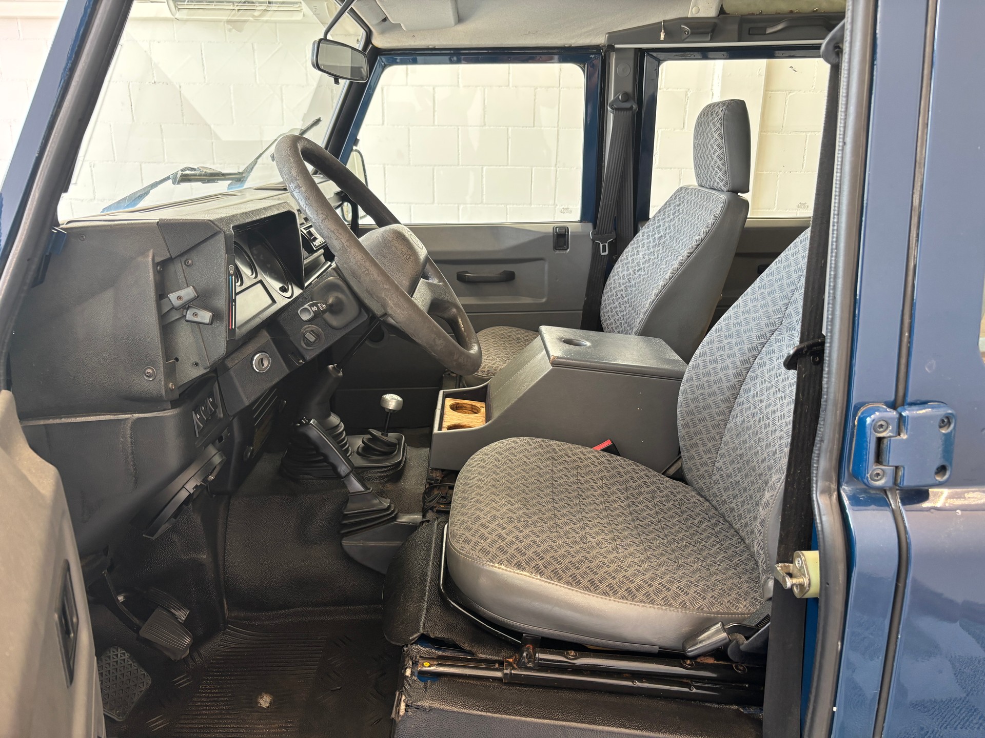 LAND ROVER Defender 110 SW 2.5 Td5-image-7