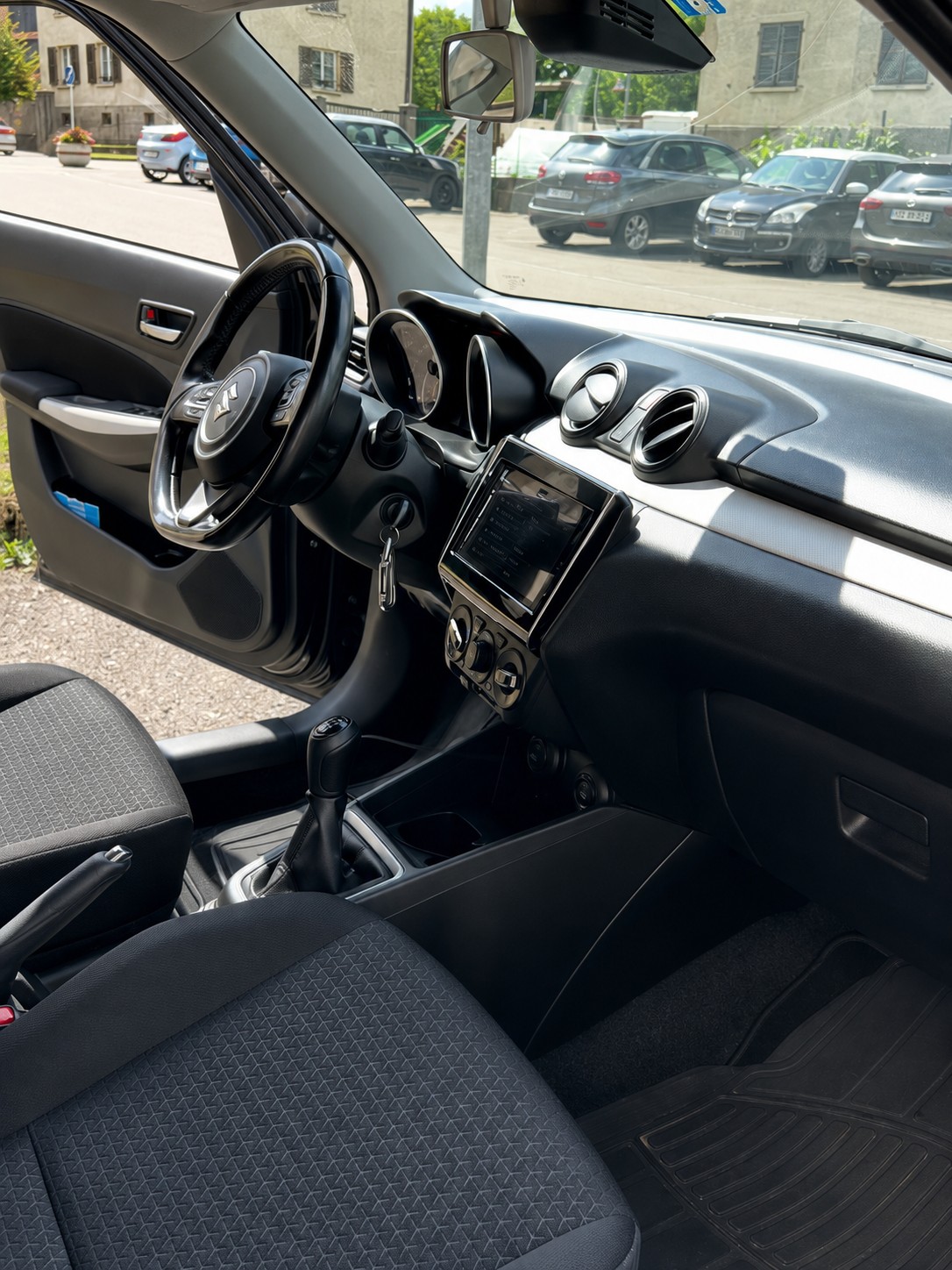 SUZUKI 1.2 Compact Top Hybrid 4x4-image-5