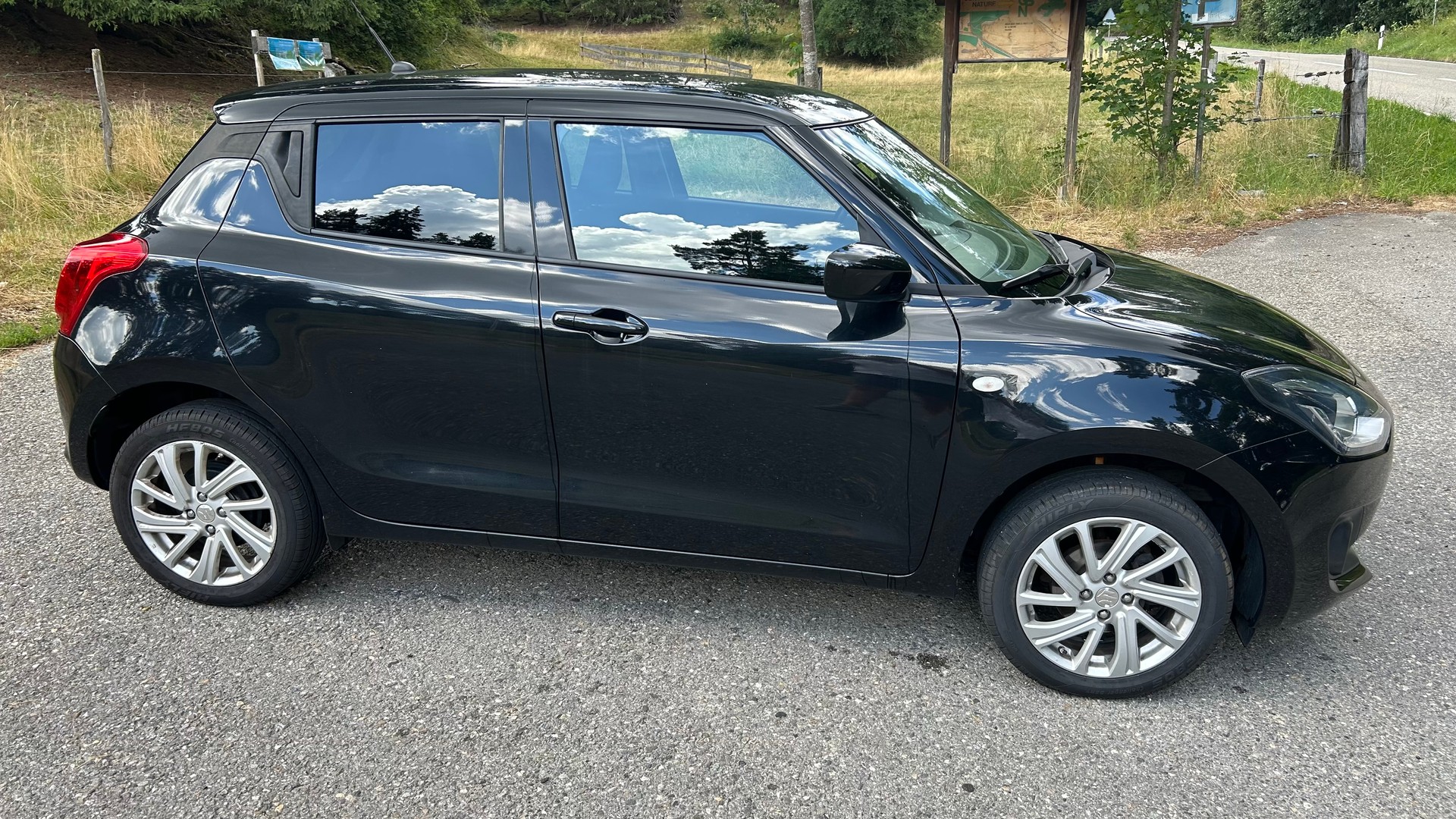 SUZUKI 1.2 Compact Top Hybrid 4x4-image-4