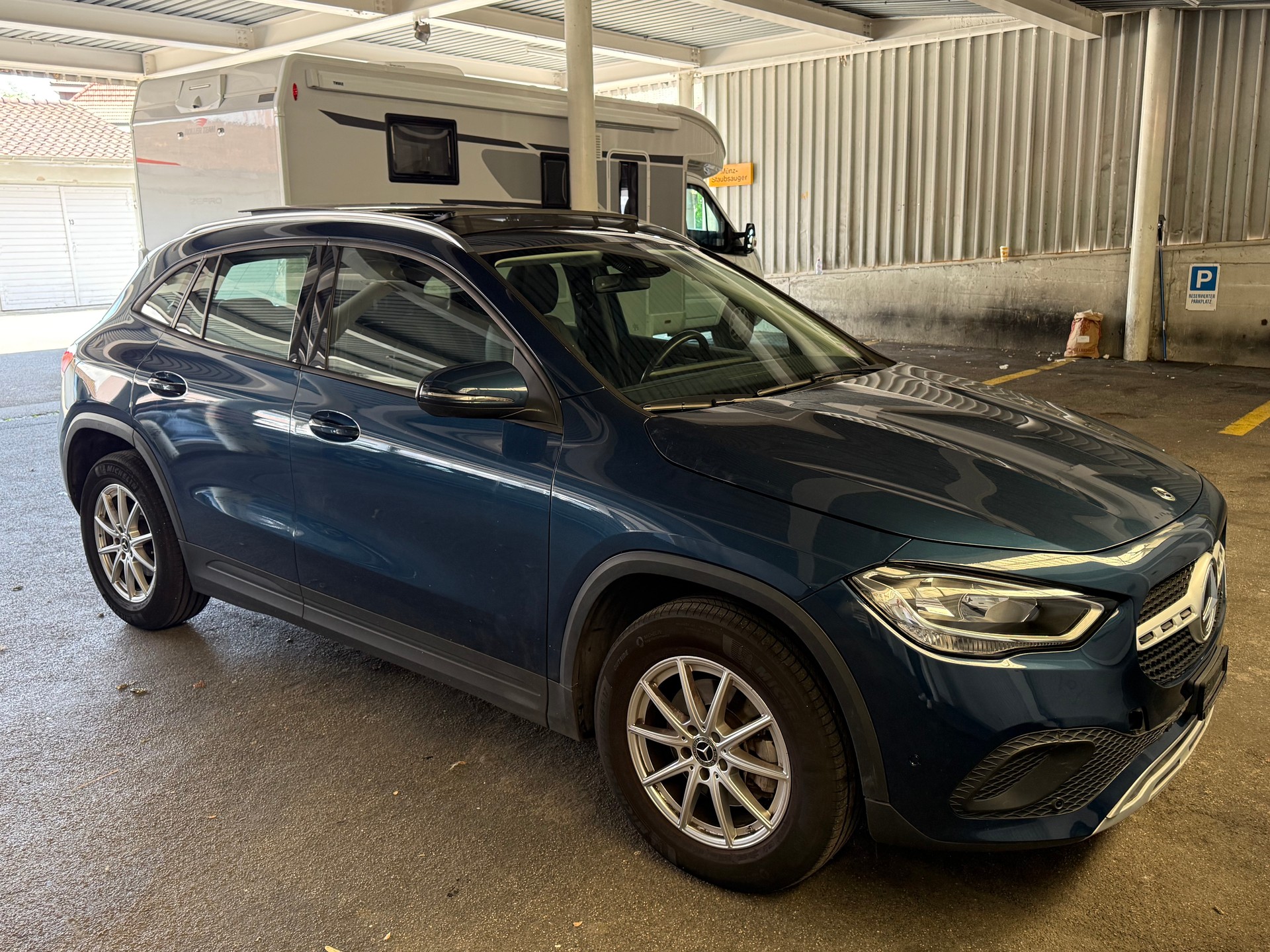 MERCEDES-BENZ GLA 200 Progressive 7G-DCT