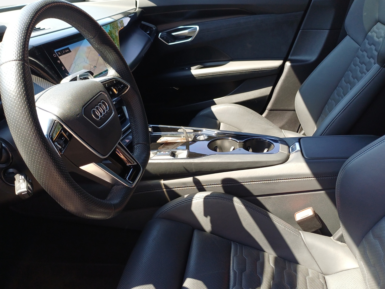 AUDI e-tron GT quattro-image-8