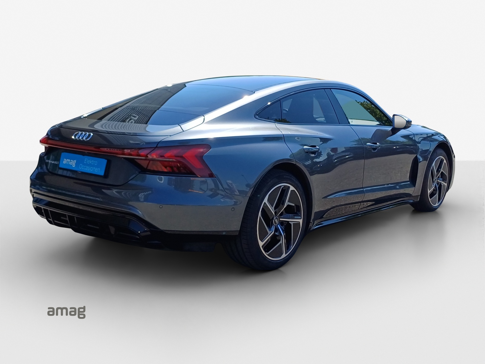 AUDI e-tron GT quattro-image-5