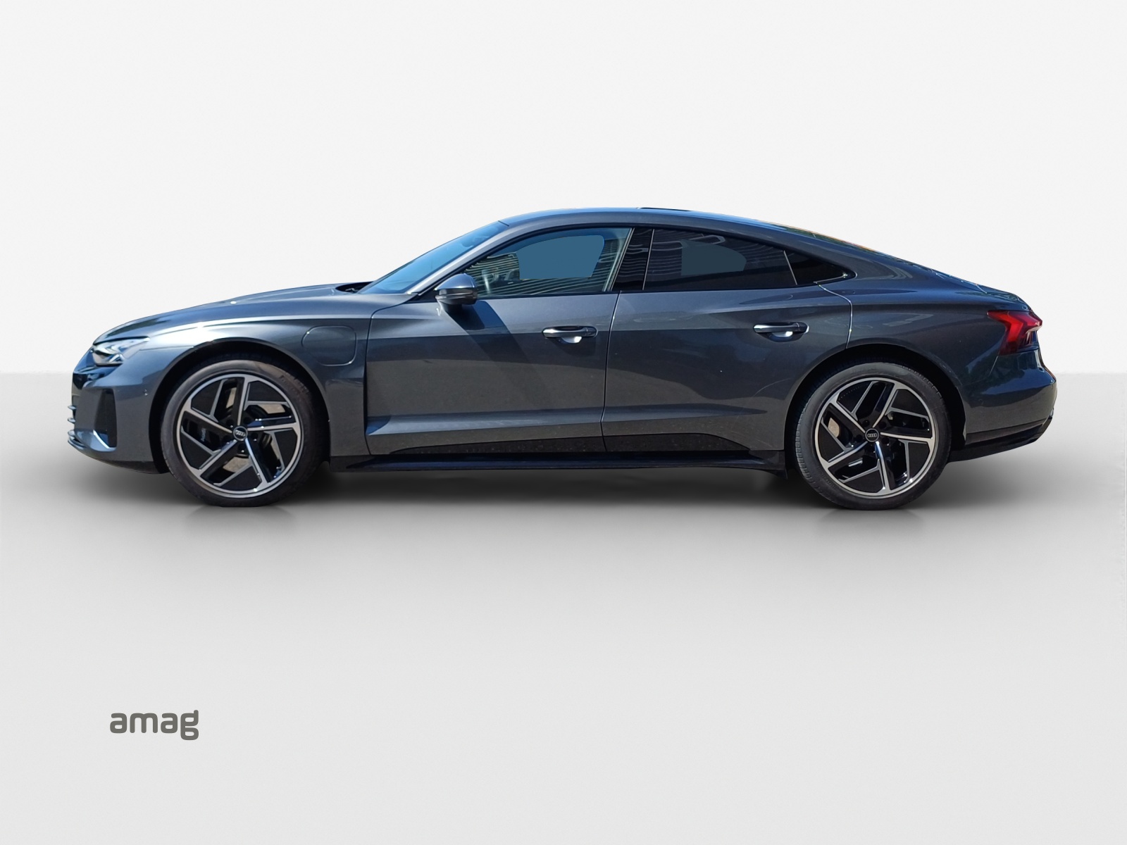 AUDI e-tron GT quattro-showroom-element-1